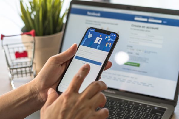 How to Deactivate Your Facebook Account and Messenger | Robots.net