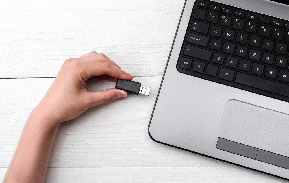 how to install windows 10 from USB