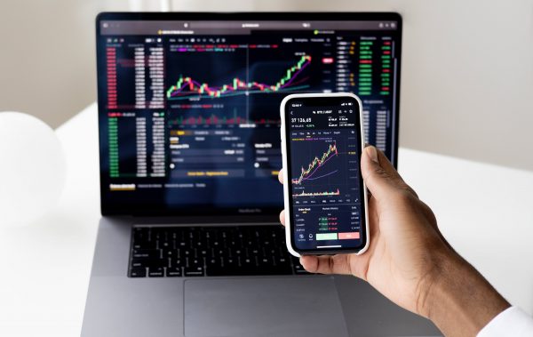 Stock Market Apps: The Most Comprehensive Services in 2022