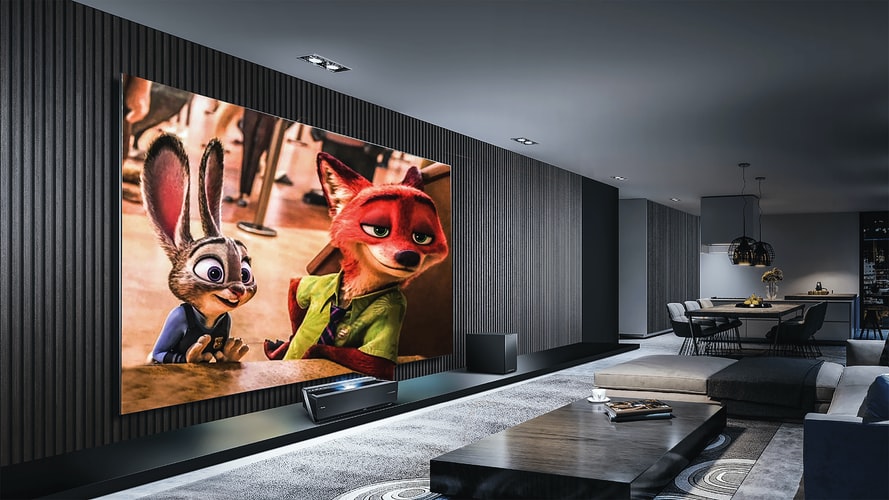15 Best Home Theater Projector Models for Watching Movies Indoors