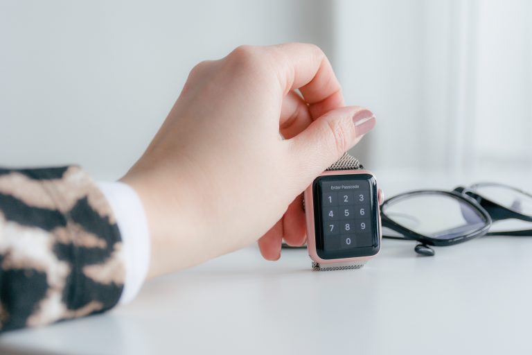 Fitbit Versa 2 Won't Turn On? Here's How to Fix