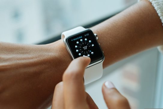 How To Change Background On Apple Watch (Guide) | Robots.net