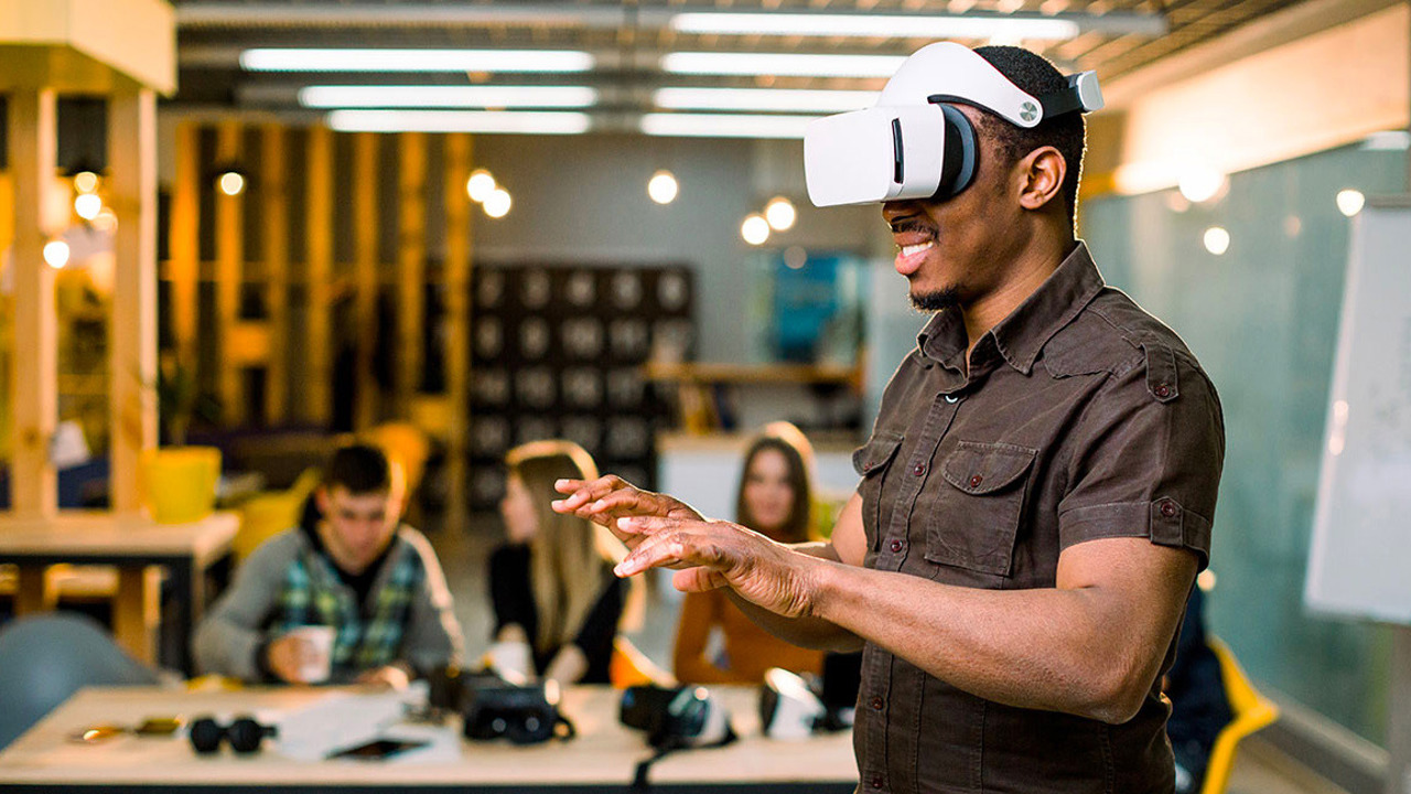 How Does Virtual Reality Help To Make Work Experiences More Inclusive