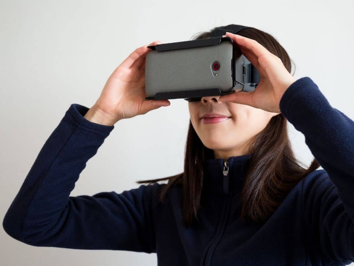 8-amazing-onn-virtual-reality-smartphone-headset-for-2023