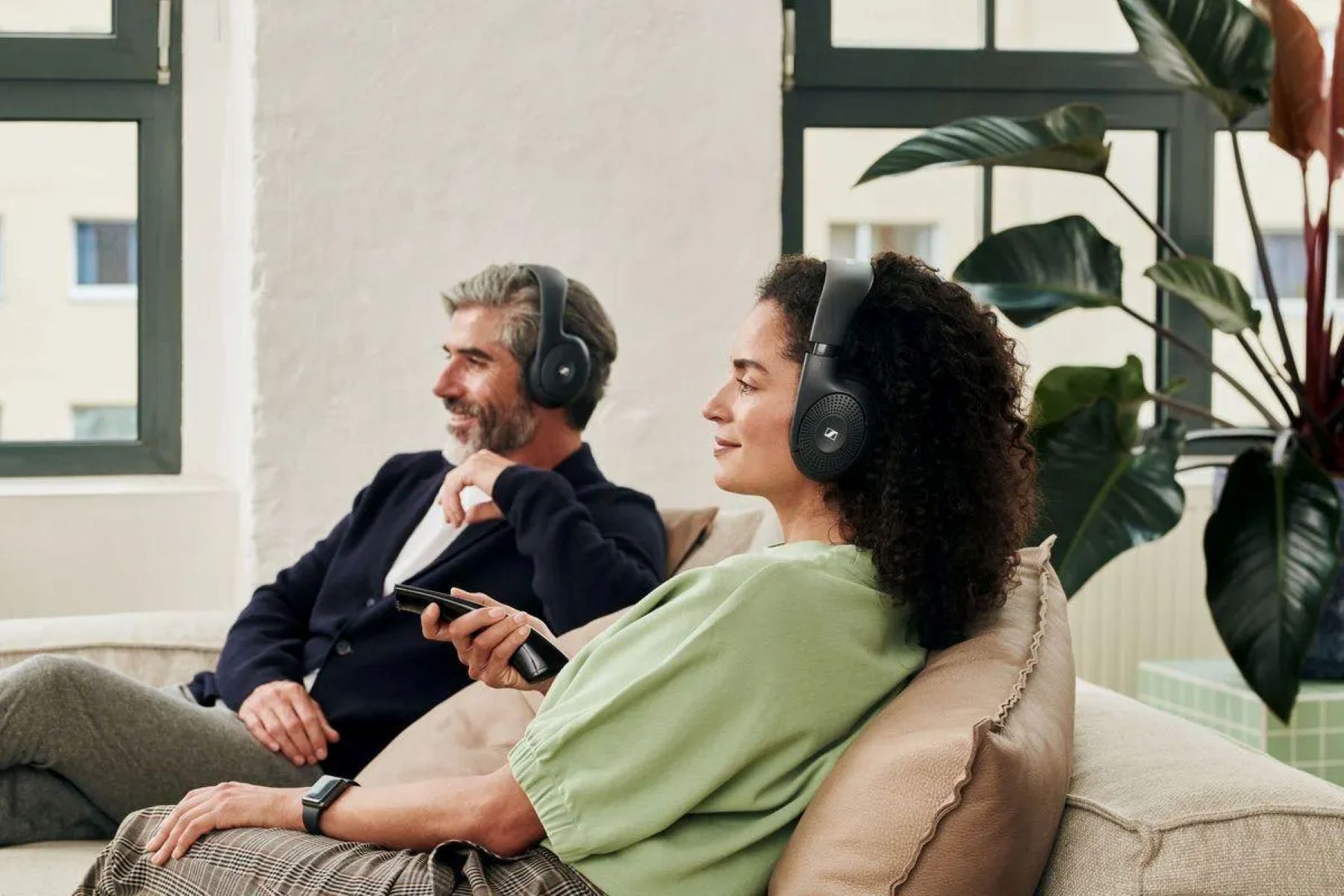 8 Amazing Wireless Headphones For Watching TV In 2023