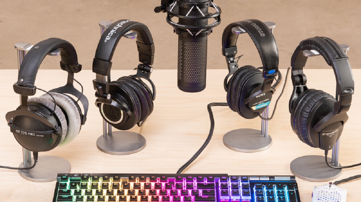 8 Best Podcast Headset for 2023