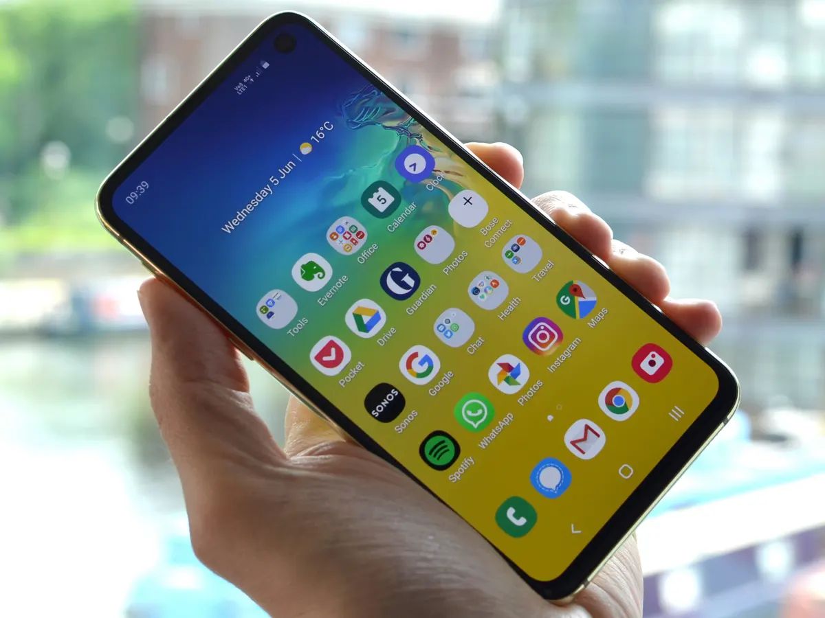 How Big Is The Samsung Galaxy S10E
