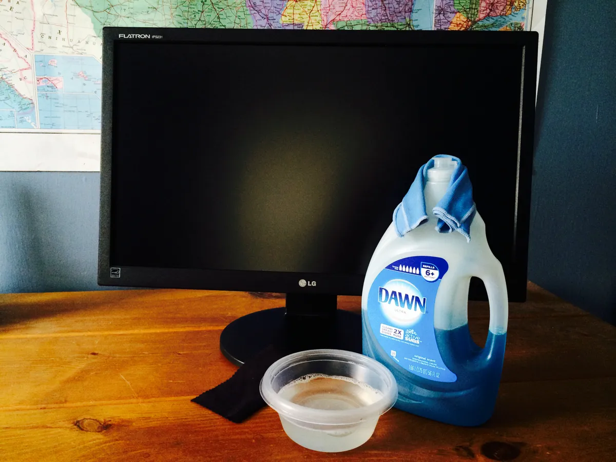 How To Clean PC Monitor