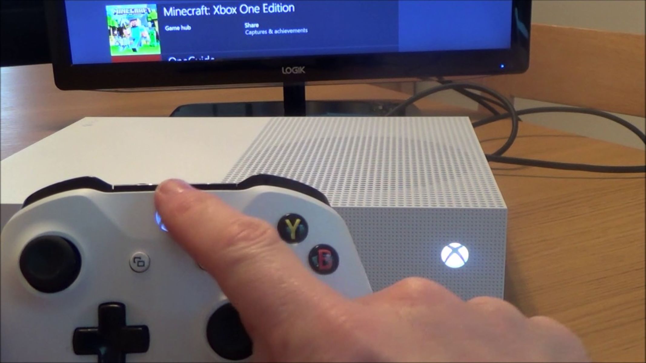 How To Connect A Wireless Xbox One Controller To PC