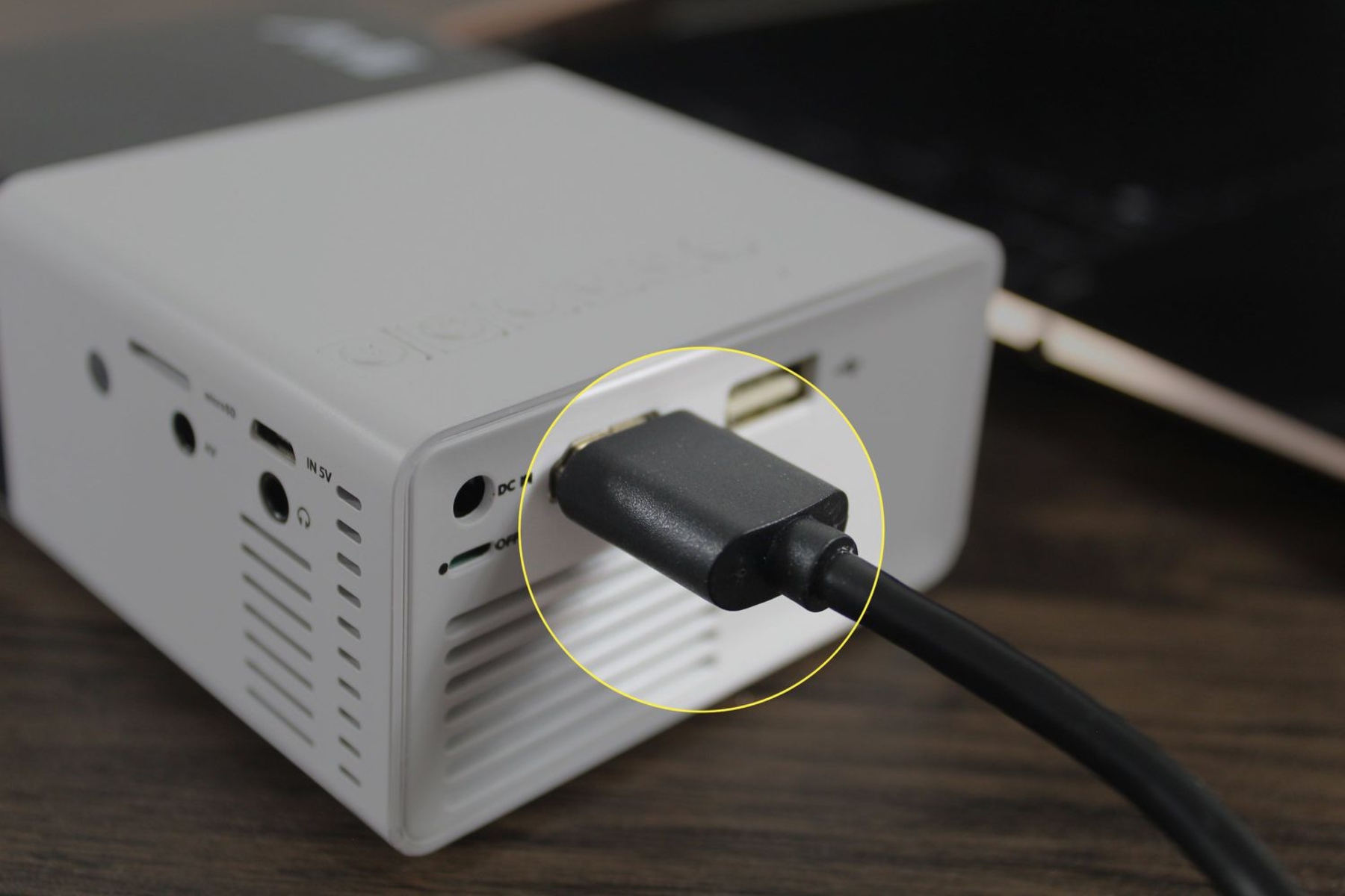How To Connect Computer To Projector With HDMI
