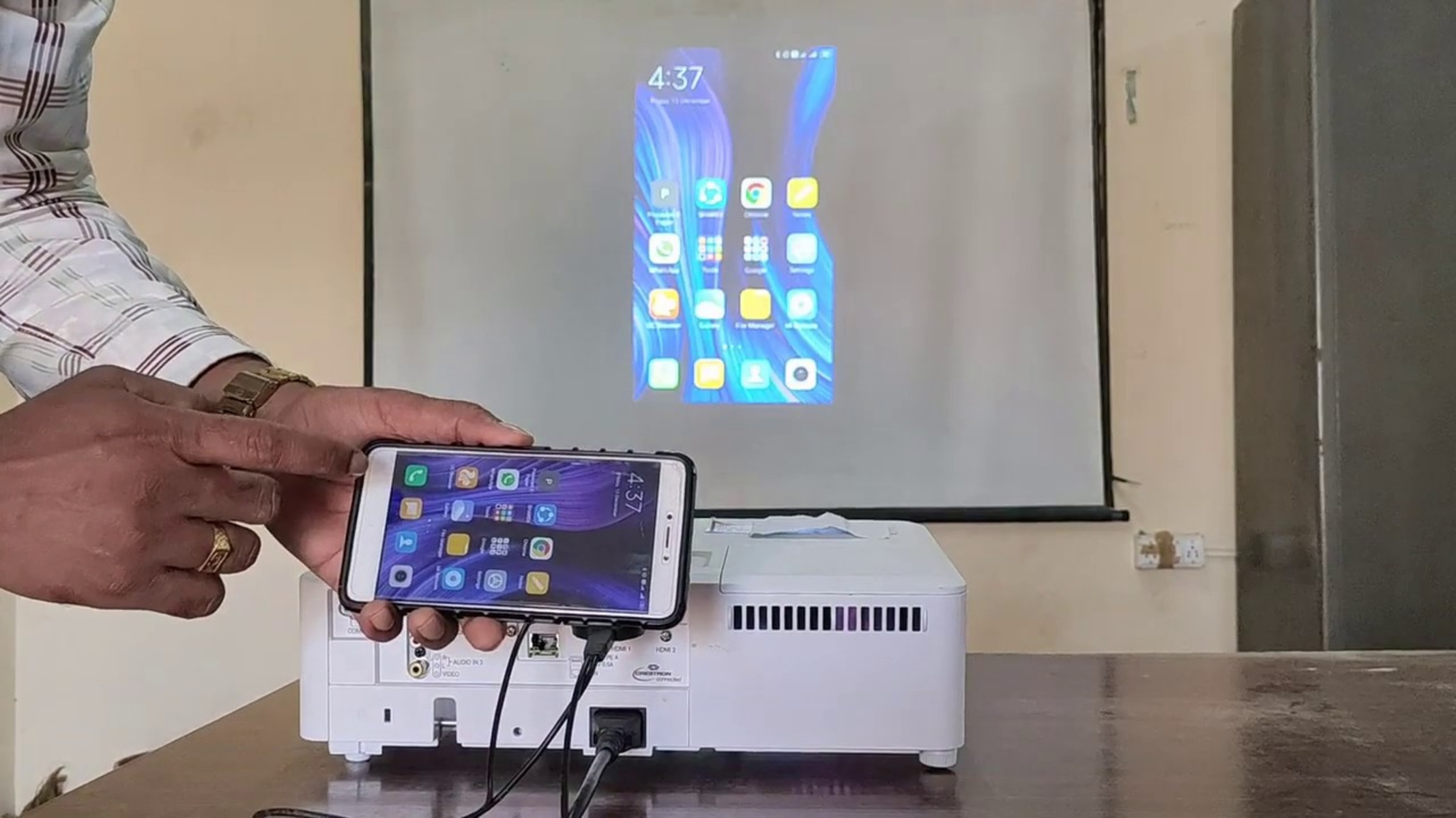 How To Connect Phone To Projector Using HDMI