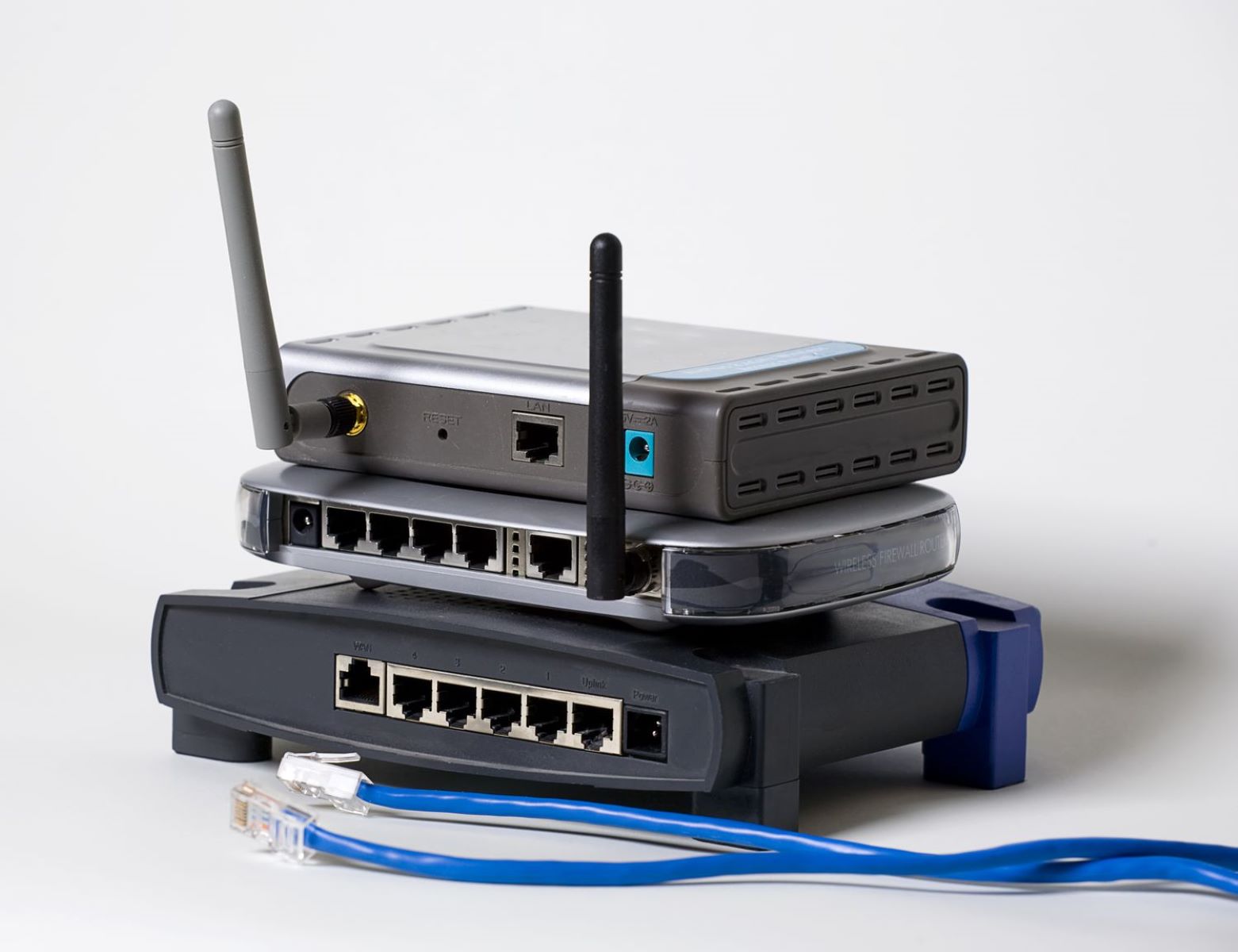 How To Connect Two Wireless Routers On One Modem