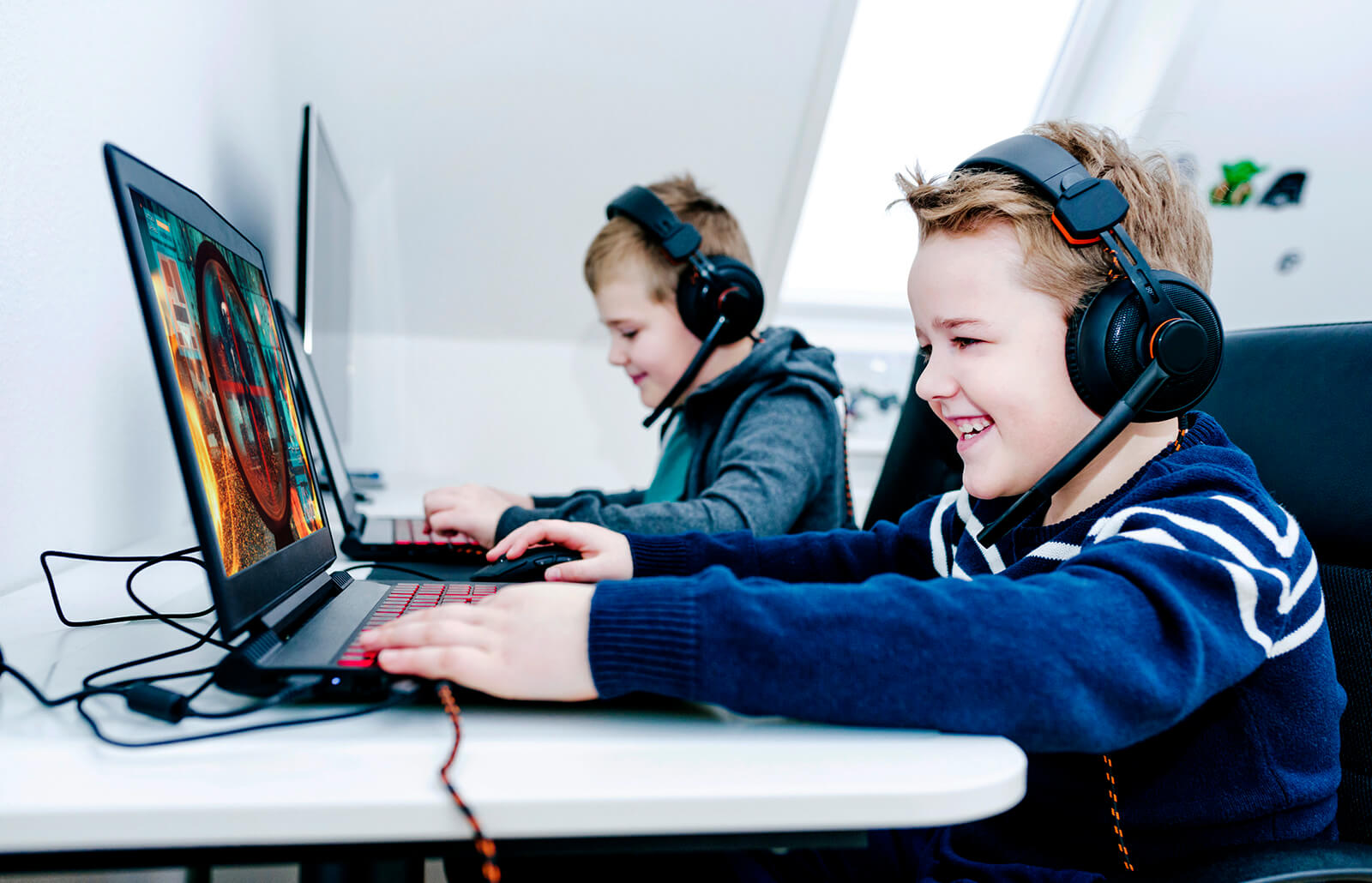 How To Monitor Kids Online Gaming Conversations