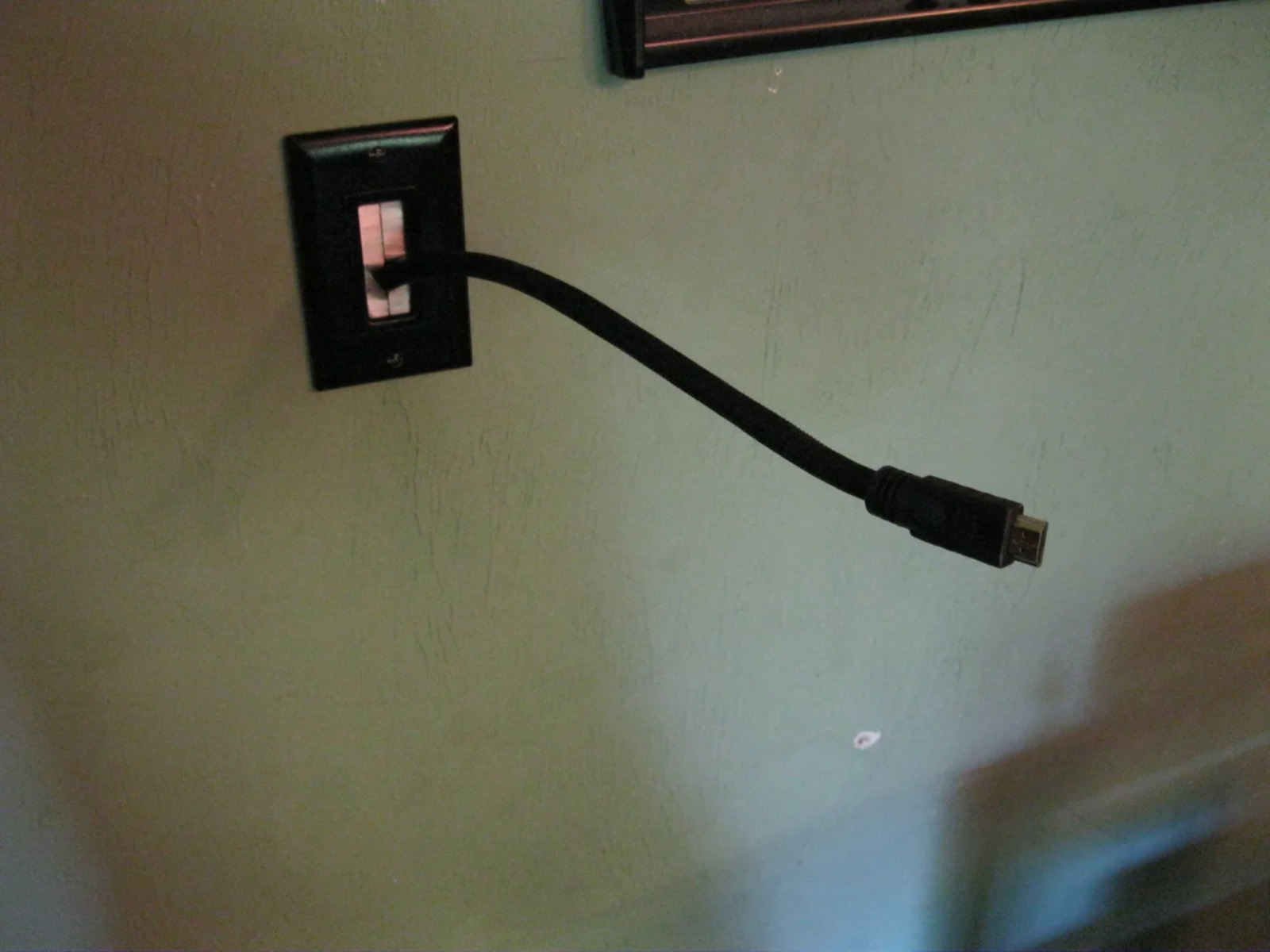 how-to-pull-hdmi-cable-through-wall