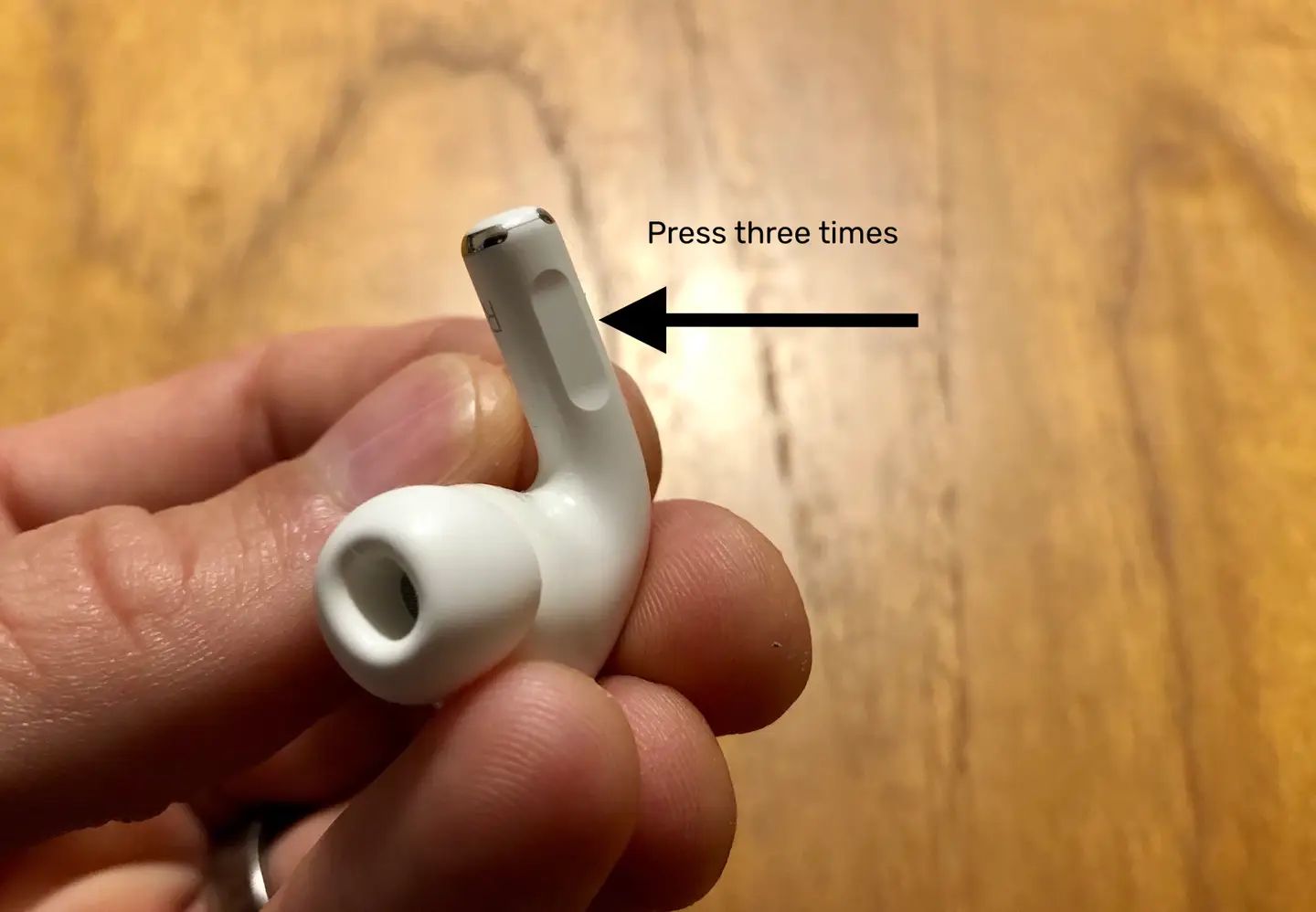 how-to-skip-a-song-on-airpods-pro