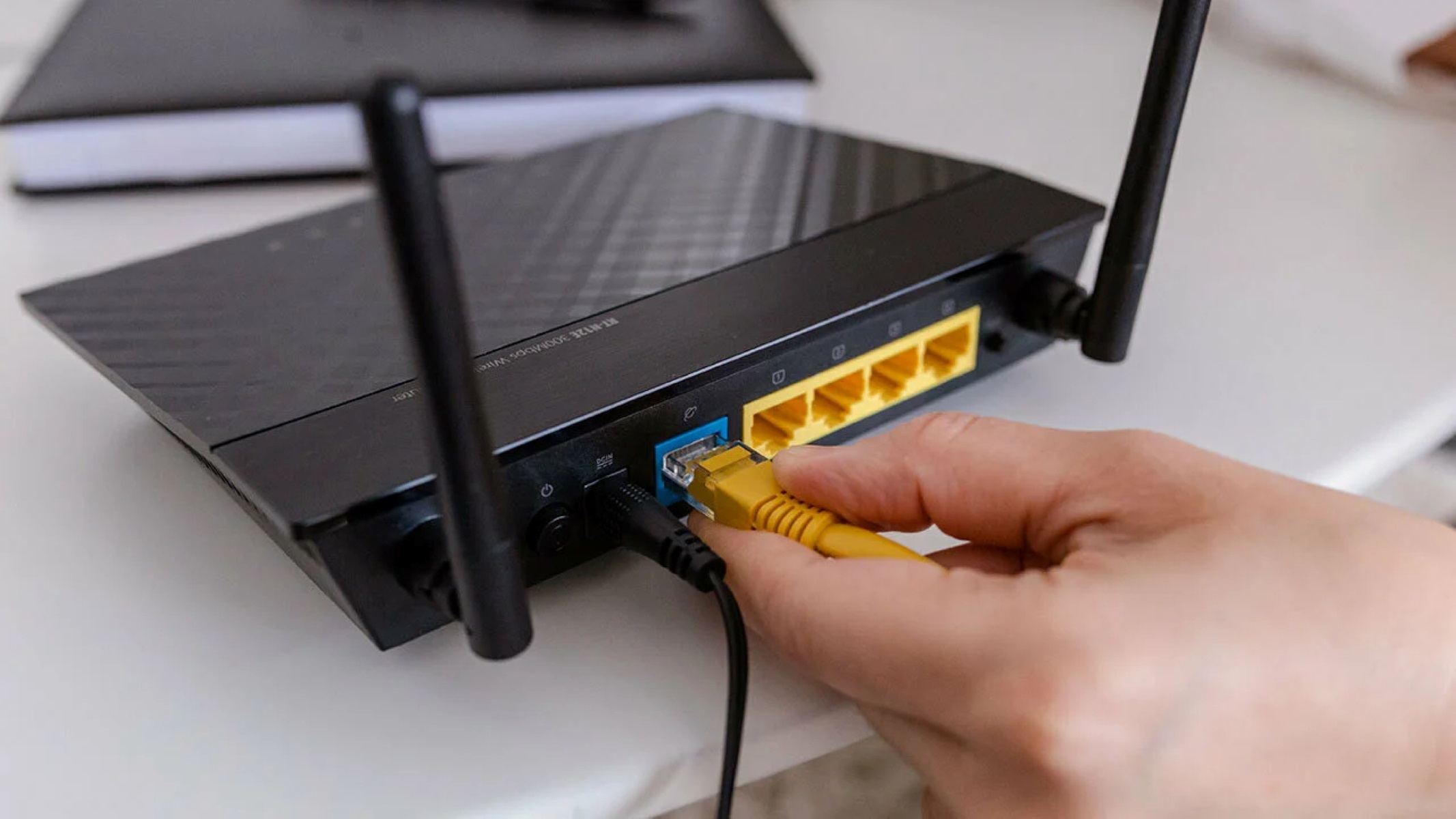 what-does-an-ethernet-cable-connect-to