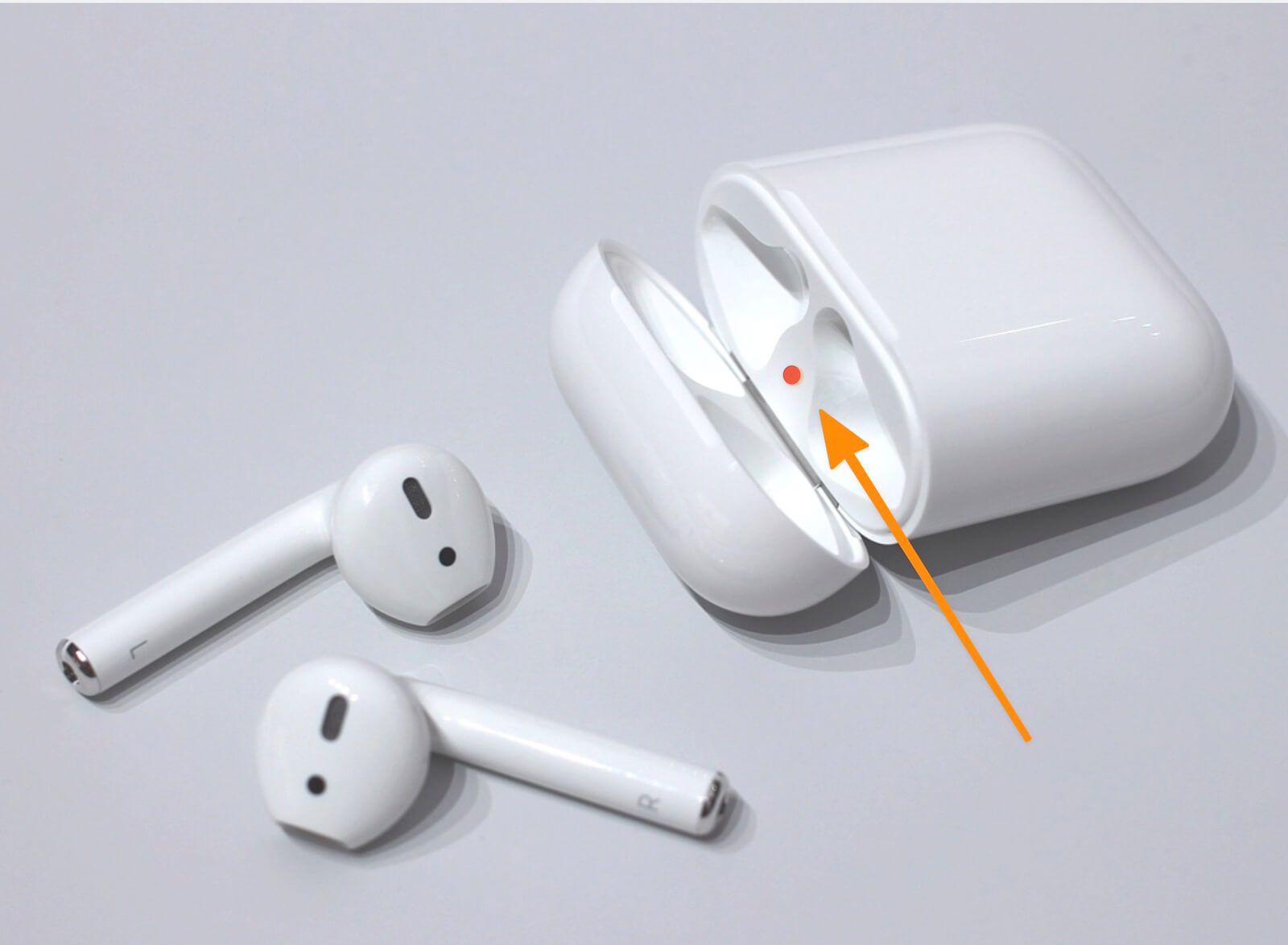 What Does It Mean When Your Airpods Are Flashing Orange