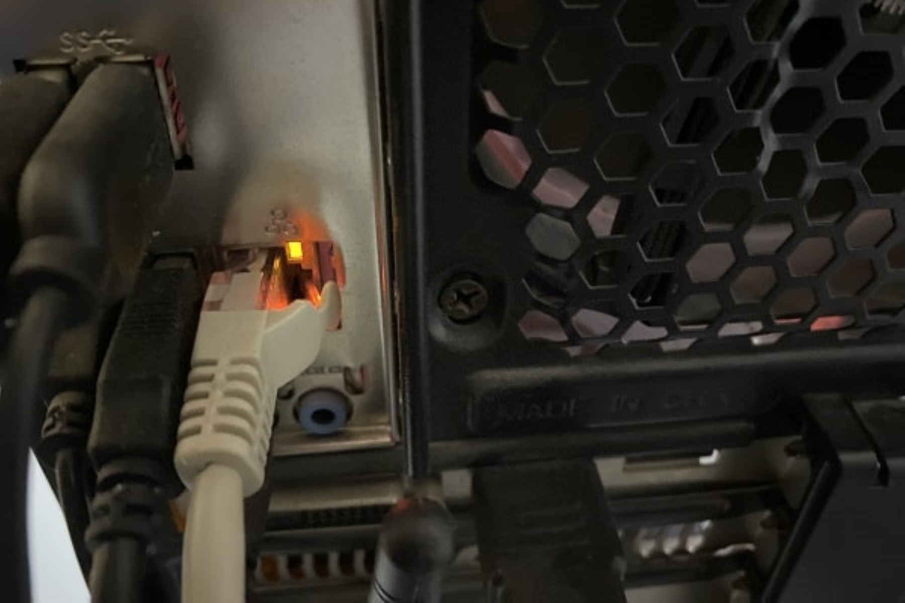 What Does Orange Light Mean On Ethernet Port