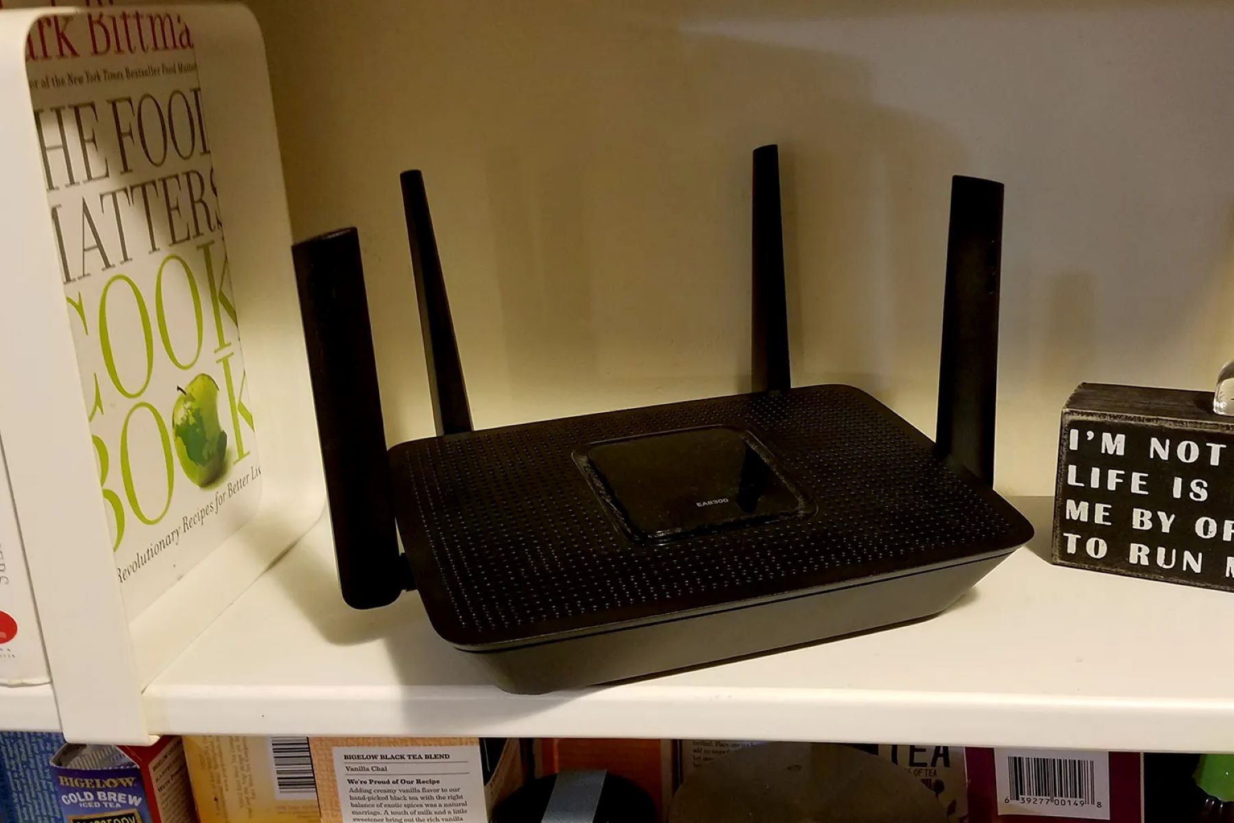 which-software-tool-is-used-to-trace-all-of-the-routers-between-two-points