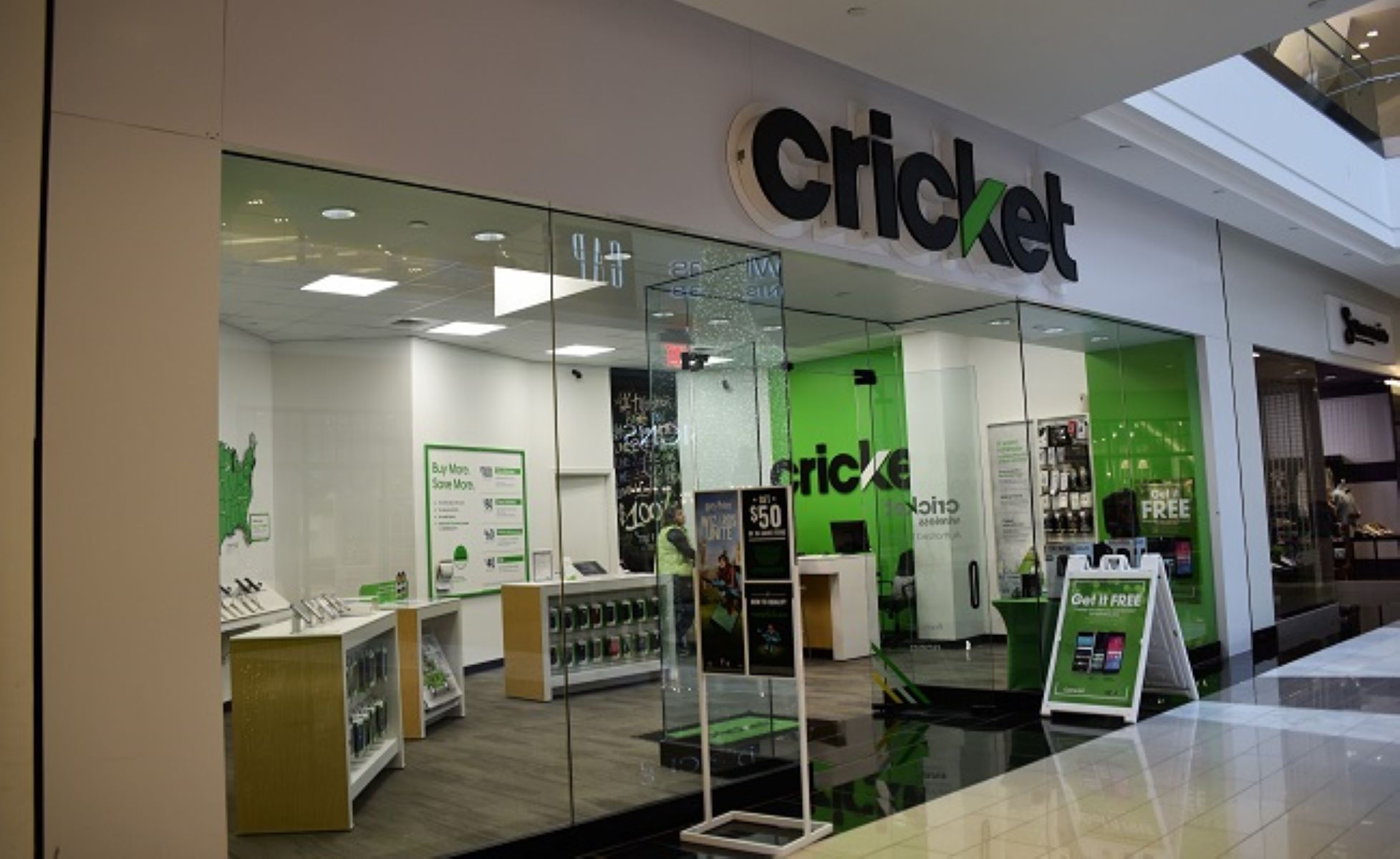 who-owns-cricket-wireless