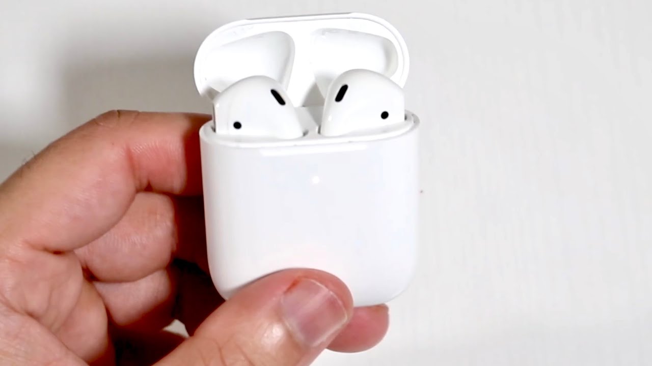 why-are-my-airpods-flashing-white