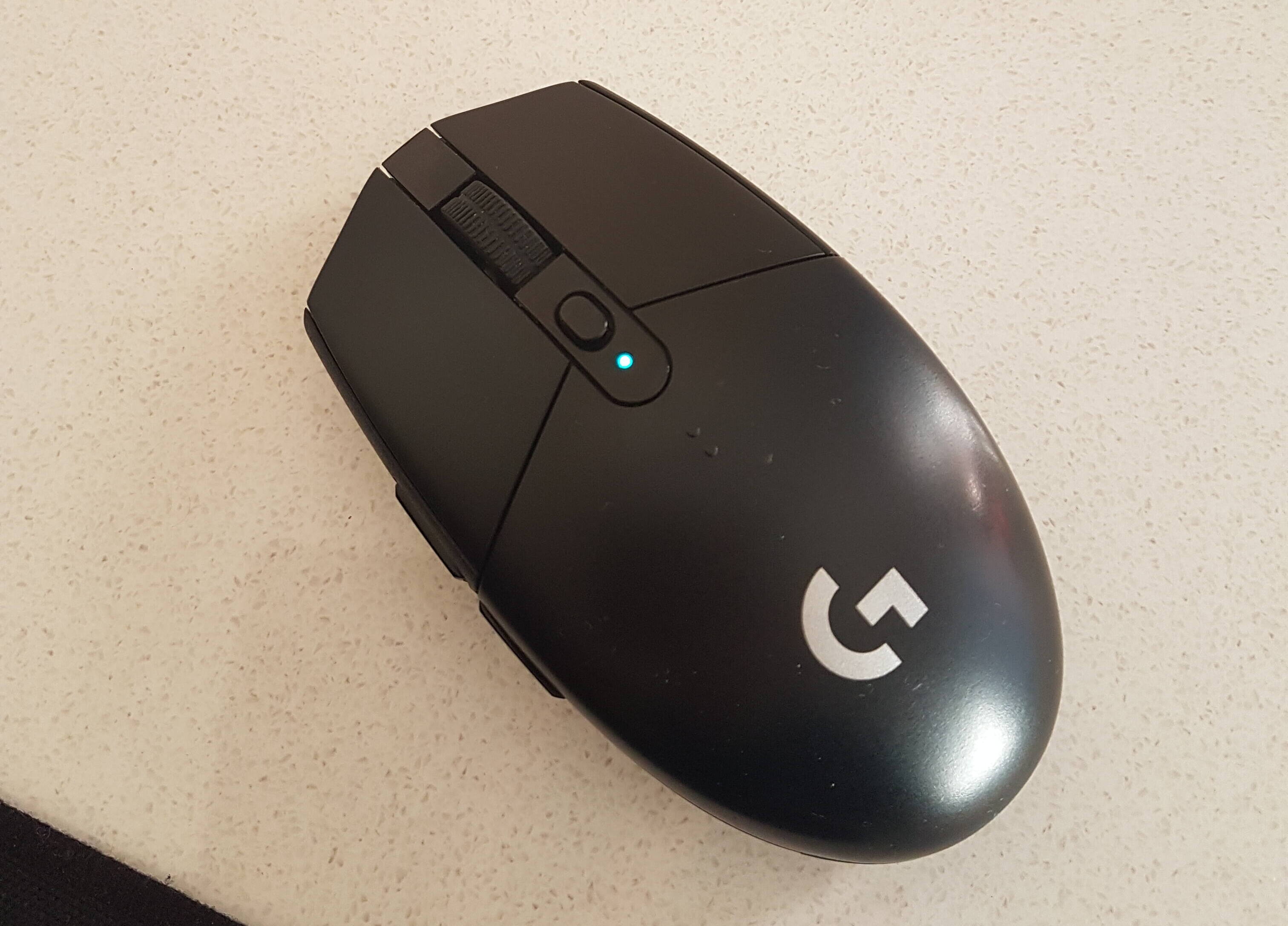 why-is-my-logitech-mouse-blinking-green