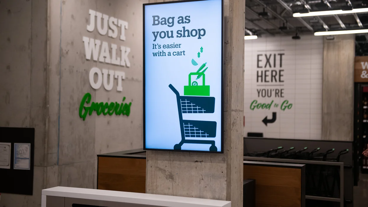 amazons-new-just-walk-out-system-revolutionizes-cashierless-checkout-for-apparel-purchases