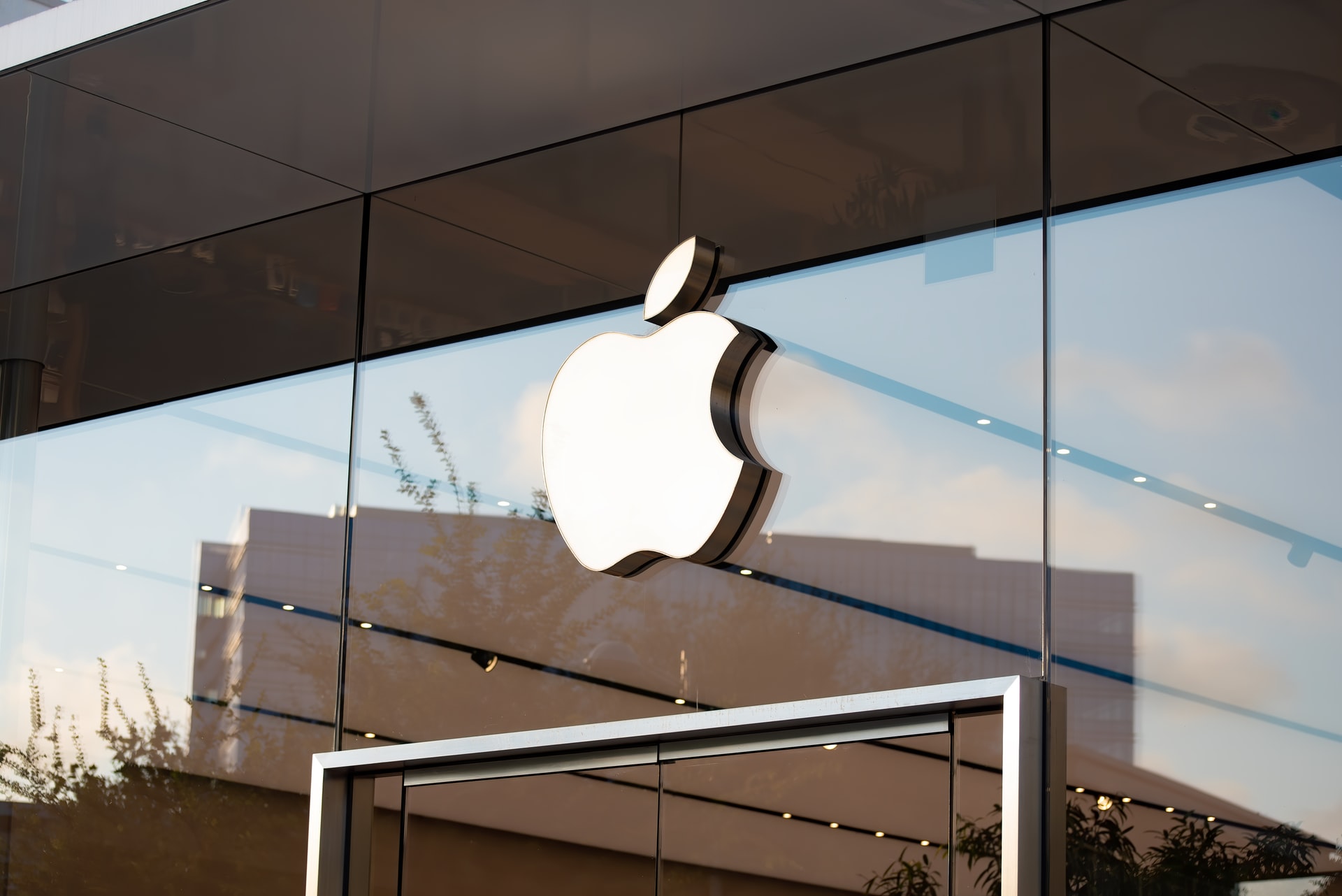 Apple Aims To Be Carbon Neutral By 2030: An Ambitious Environmental Commitment