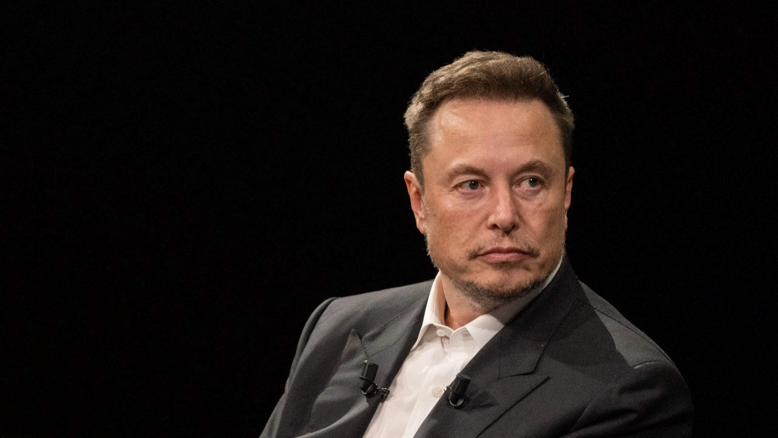 elon-musk-stirs-controversy-by-limiting-ukraines-starlink-for-russian-attack