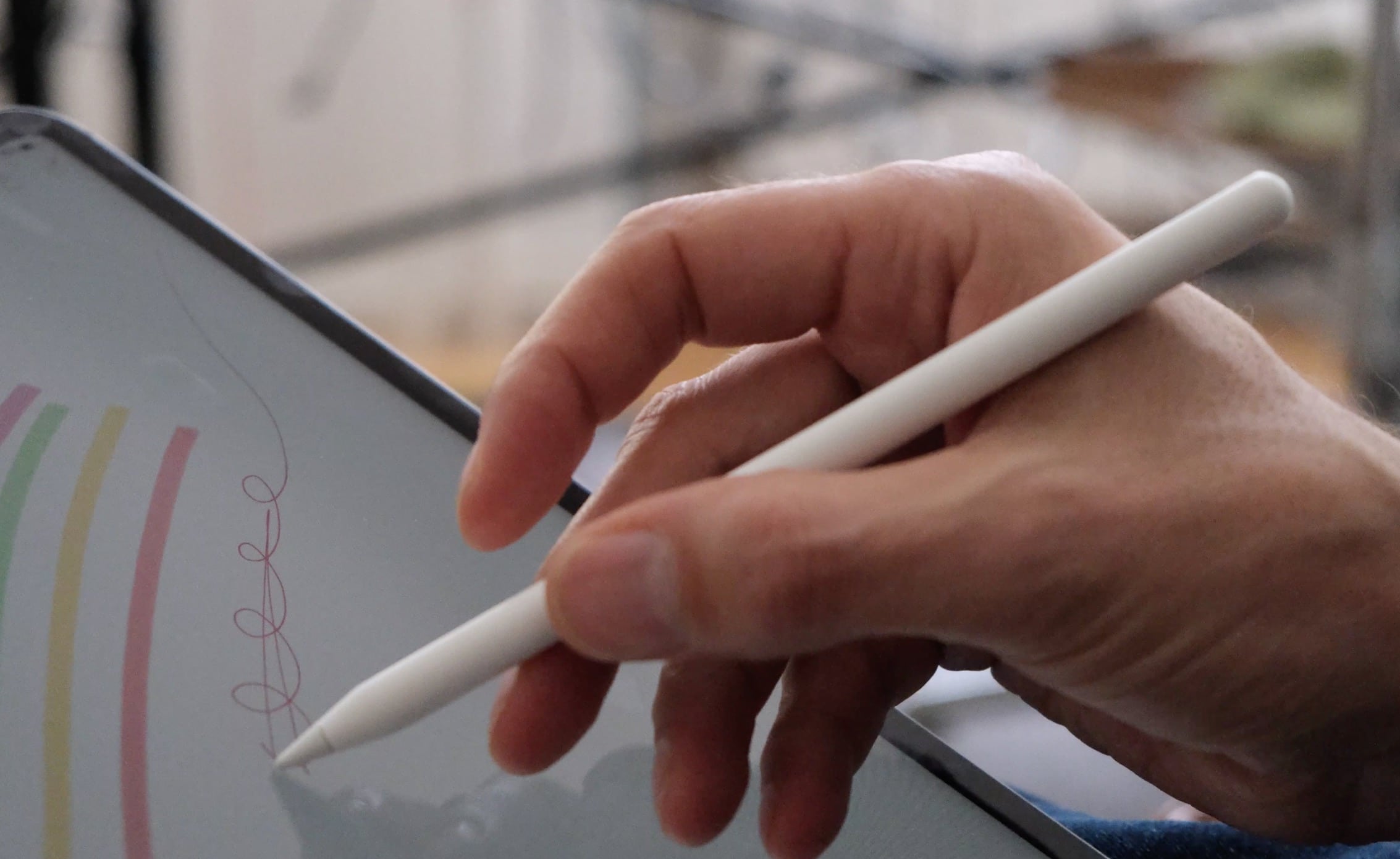 how-to-hold-apple-pencil