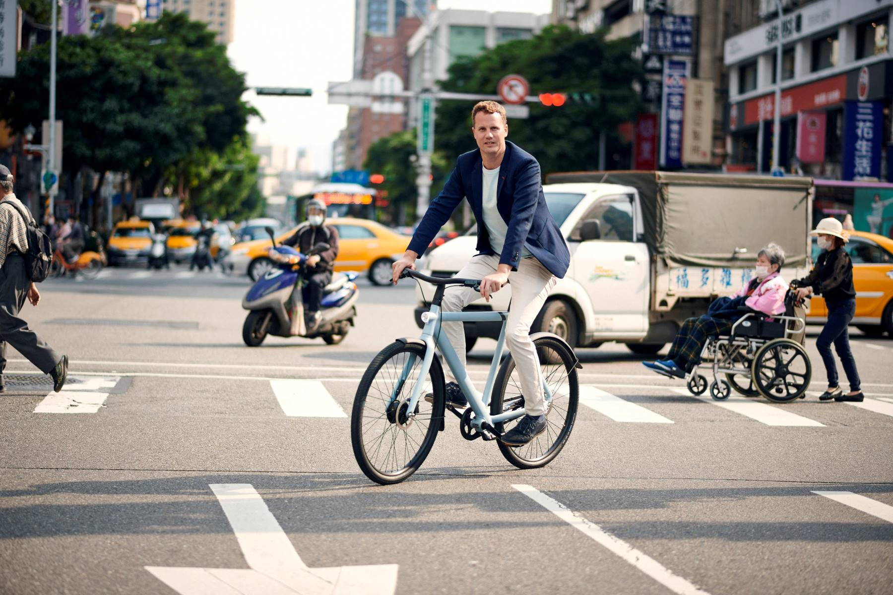 New Beginnings For VanMoof: Lavoie Acquires Bankrupt E-Bike Startup