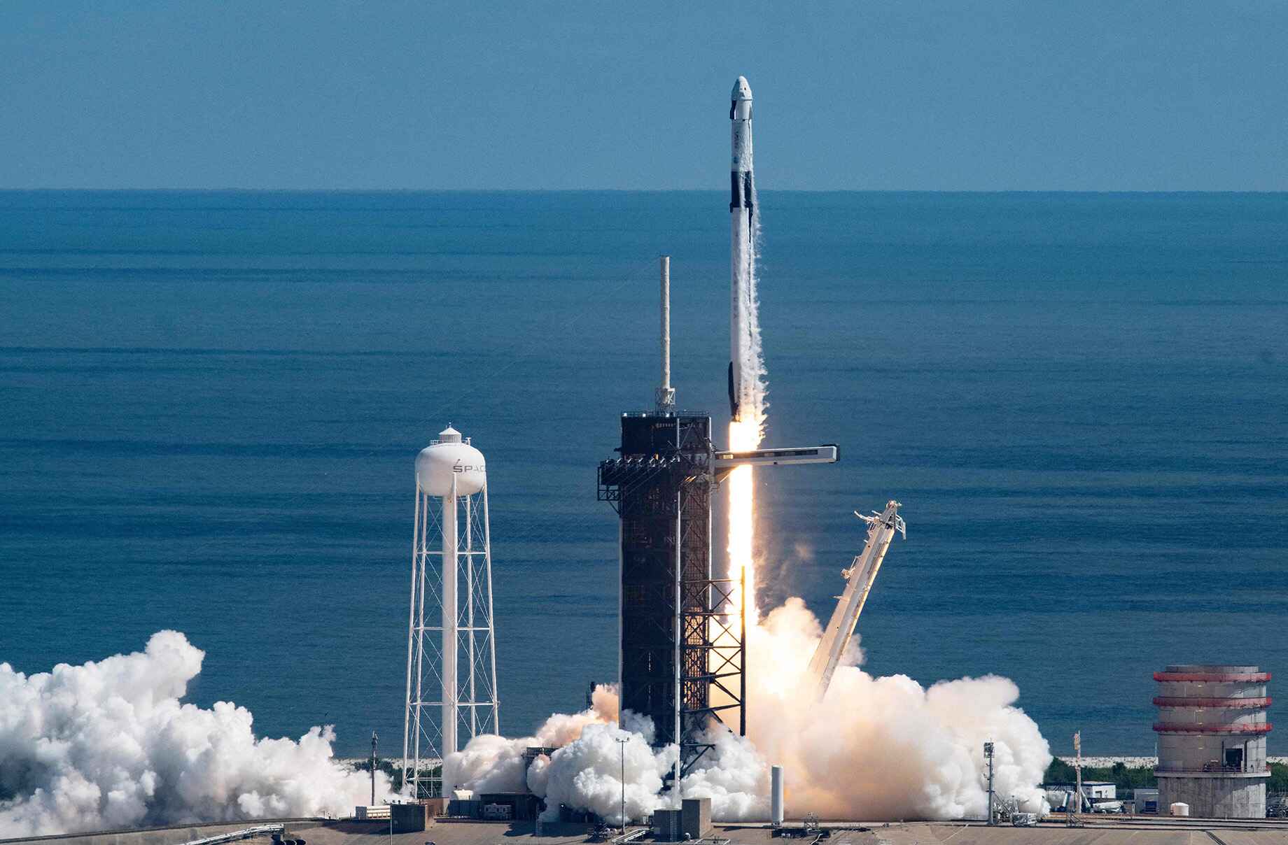 SpaceX Lands First Contract For Starshield Satellite Internet