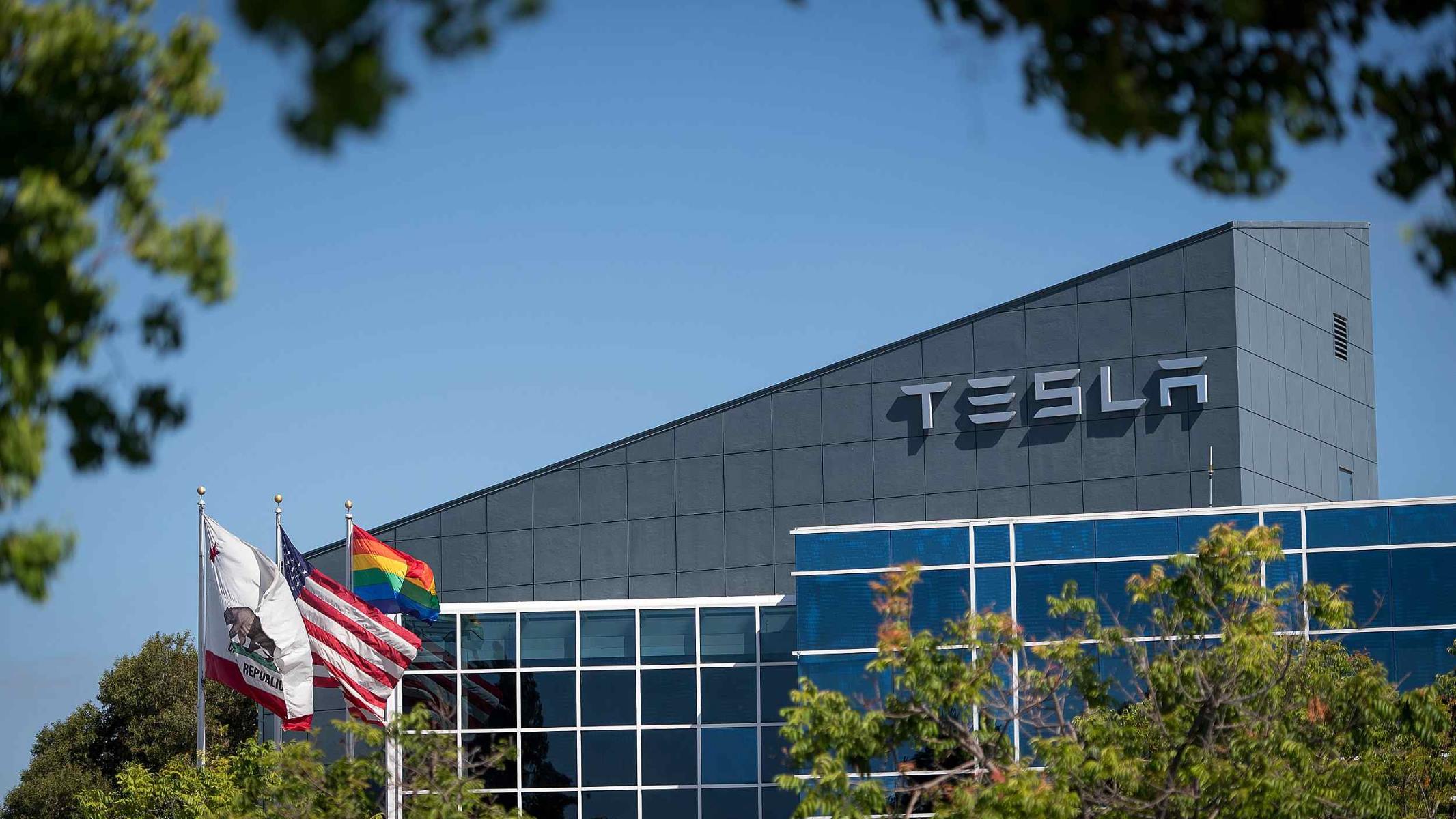 Tesla Reduces Price Of FSD Beta To $12,000