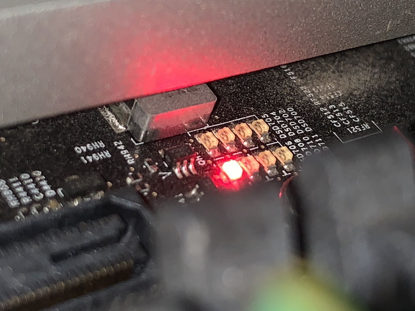 what-does-red-light-on-motherboard-mean