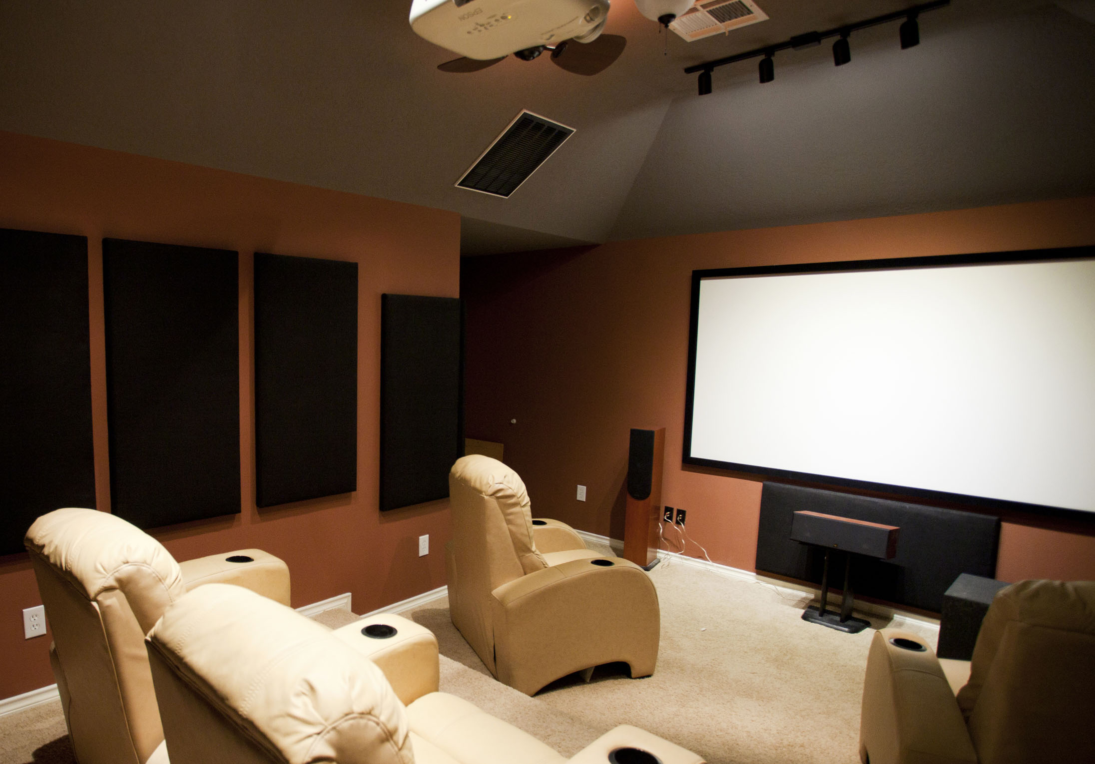 11 Best Projector Screen For 2024