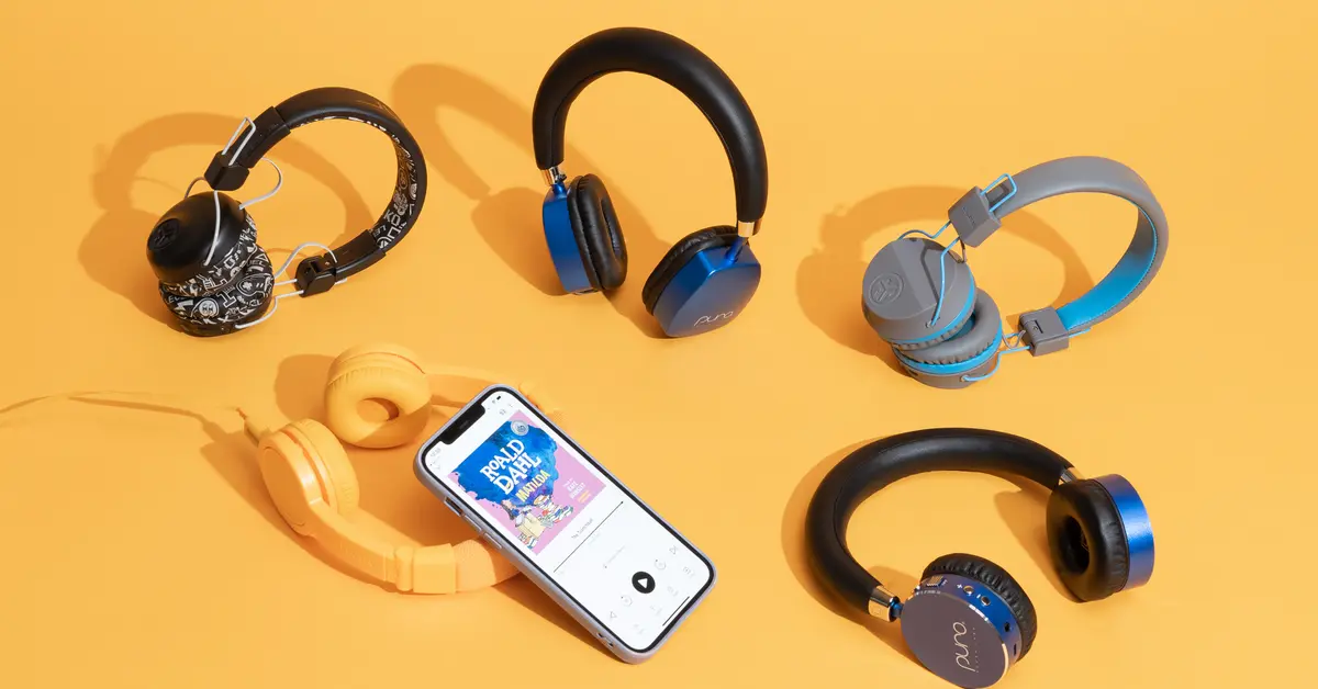 15 Best Noise Cancelling Headphones For Kids For 2024
