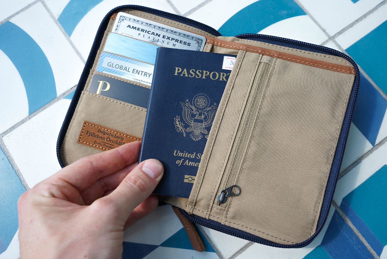 15 Best RFID Passport Wallets For Women For 2024