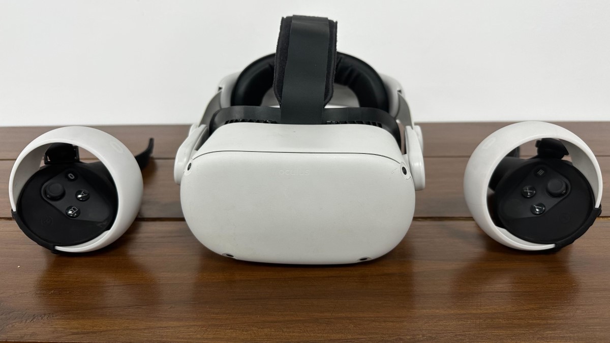 9 Amazing VR Headset With 2 Controllers For 2024