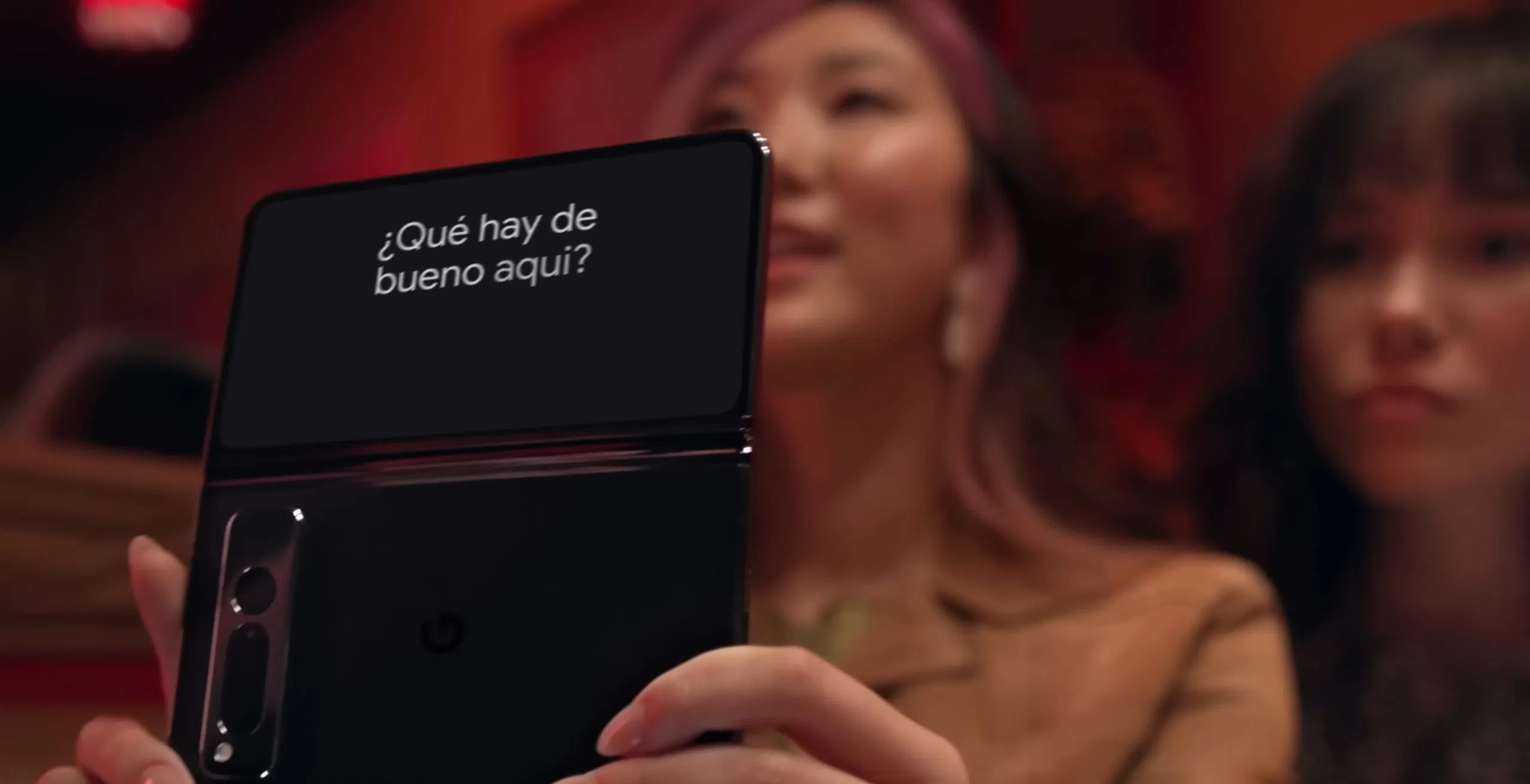 Google Pixel Fold’s Dual-Screen Interpreter Mode Brings Subtitles To Real Life
