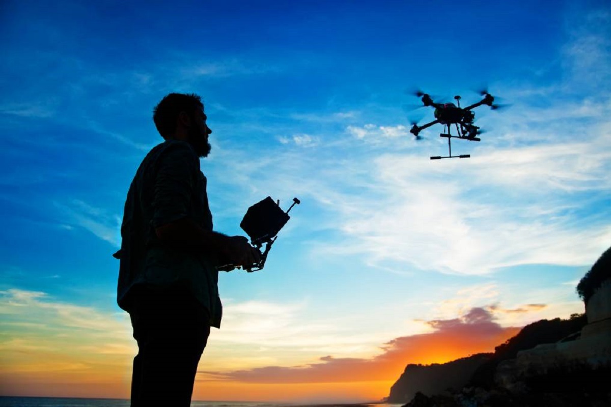 how-does-a-drone-communicate-with-controller