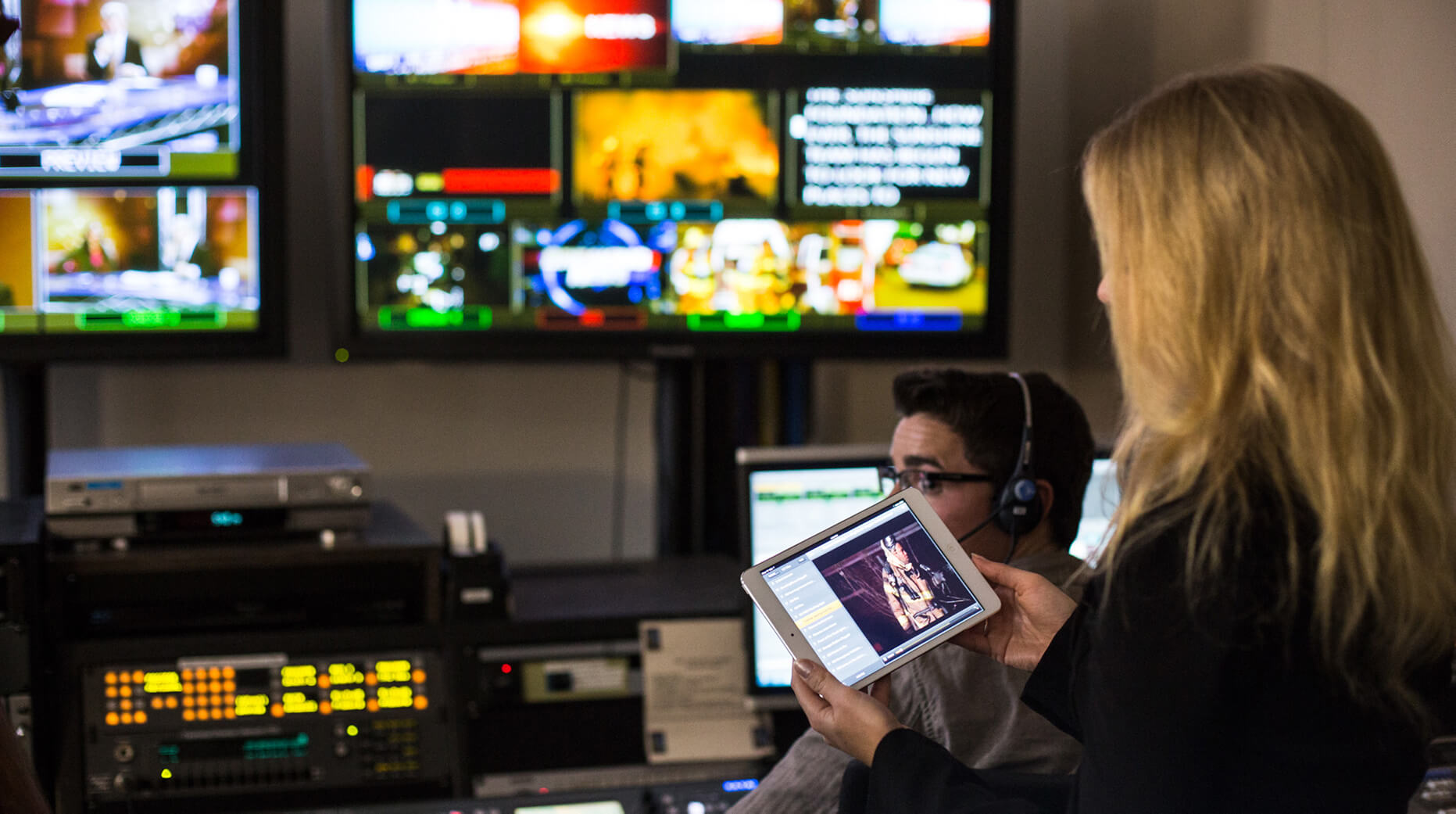 How To Broadcast From Tablet To TV