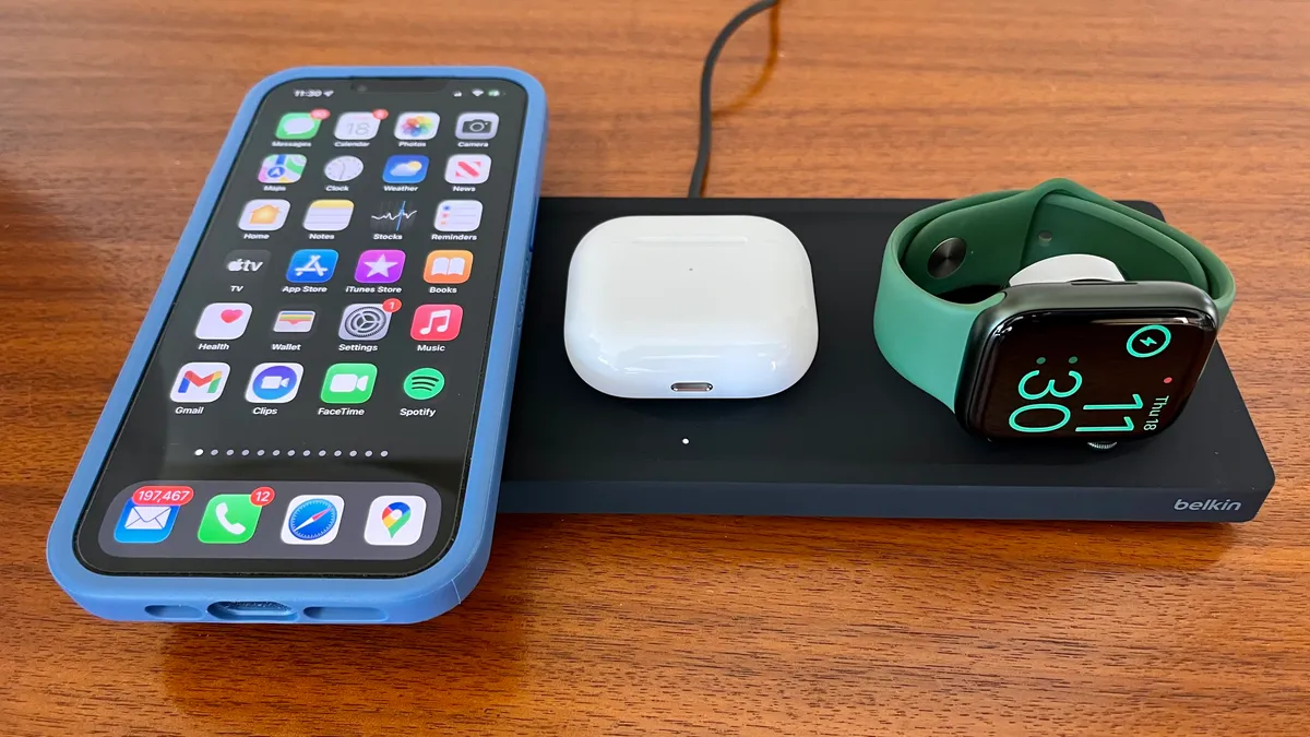 how-to-charge-apple-watch-7