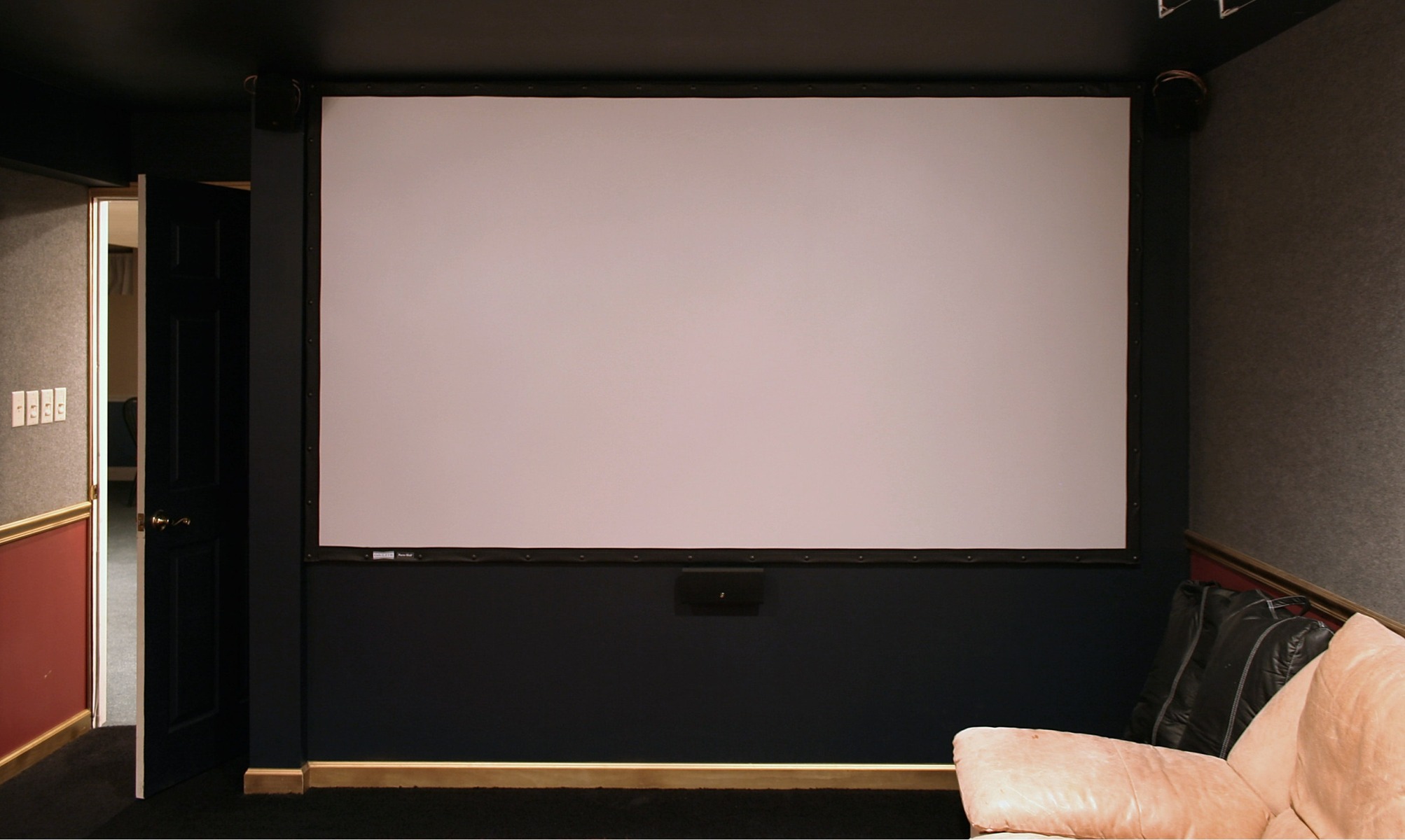 How To Clean A Cloth Projector Screen
