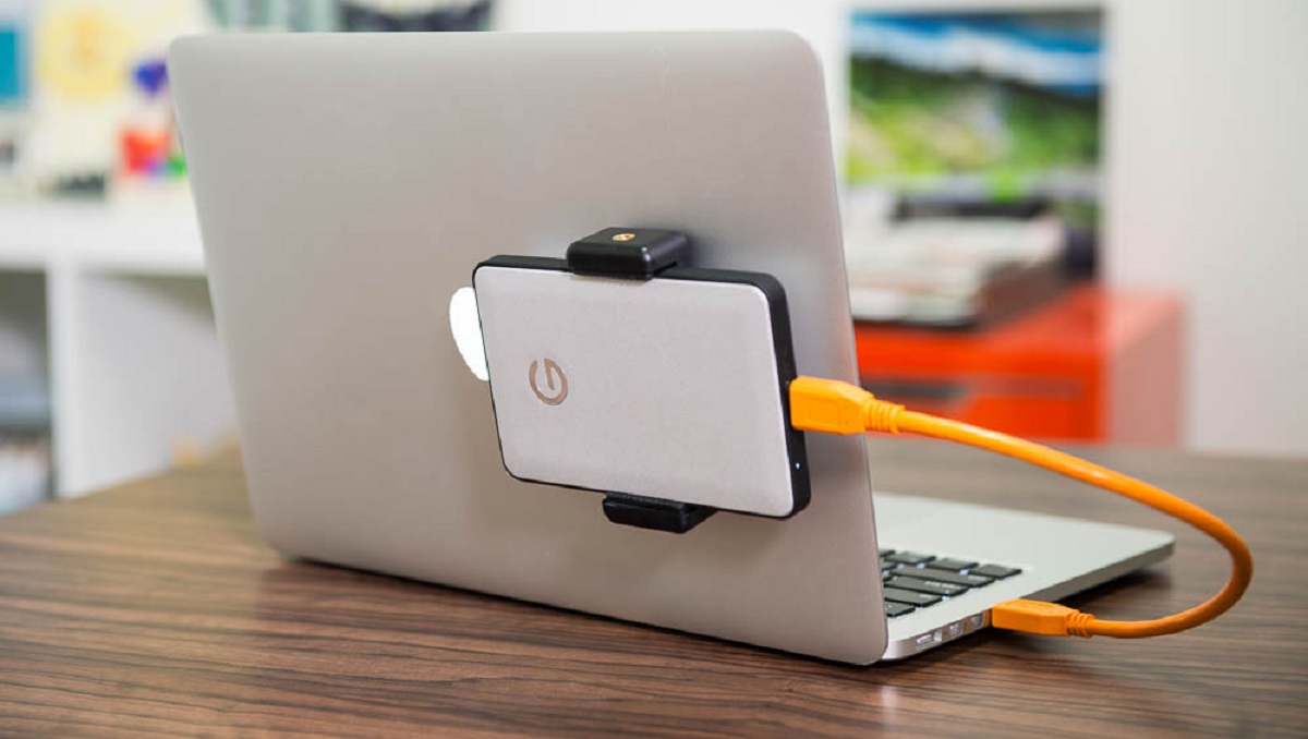 How To Connect External SSD To Laptop