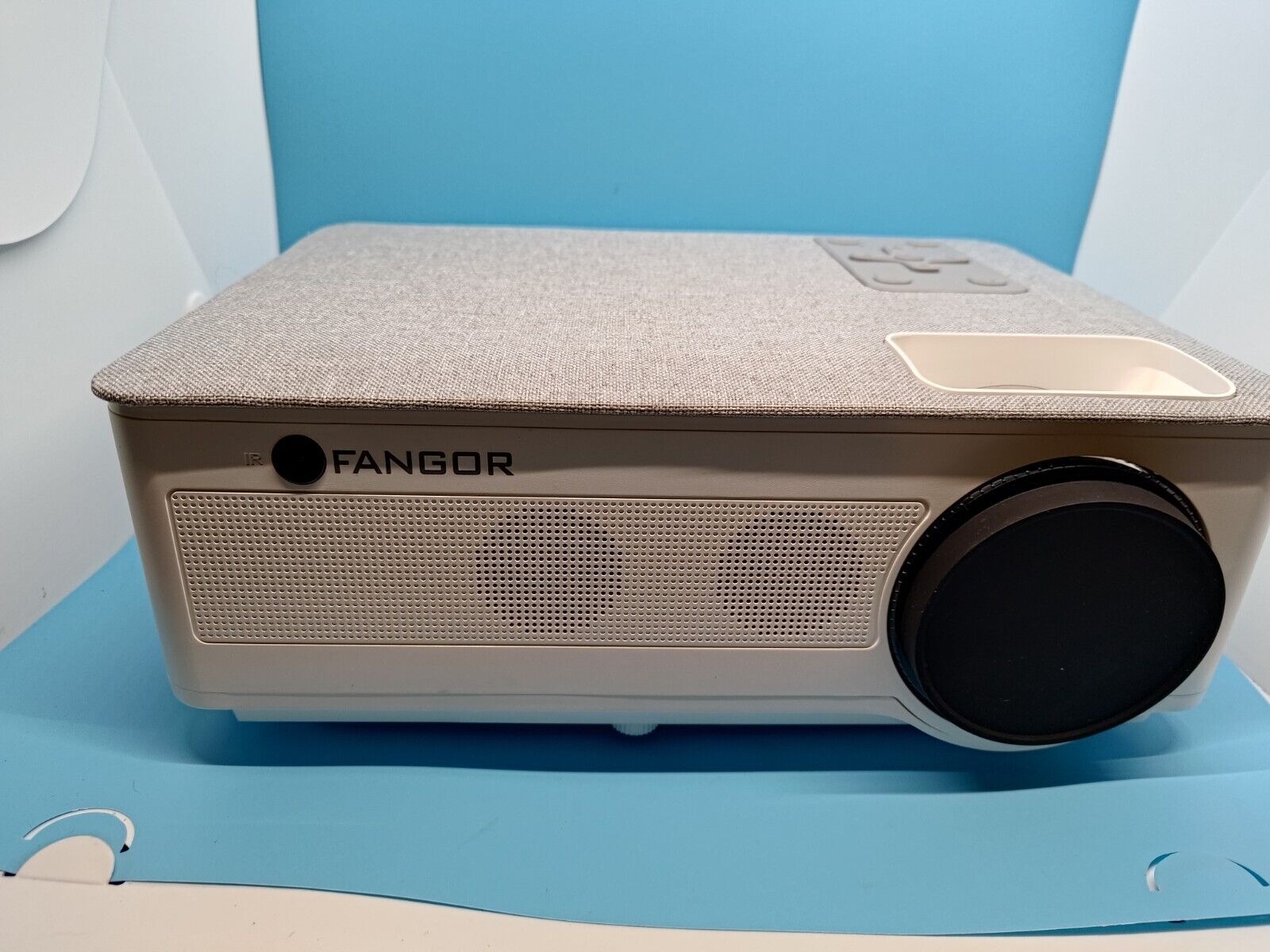 How To Connect IPhone To Fangor Projector