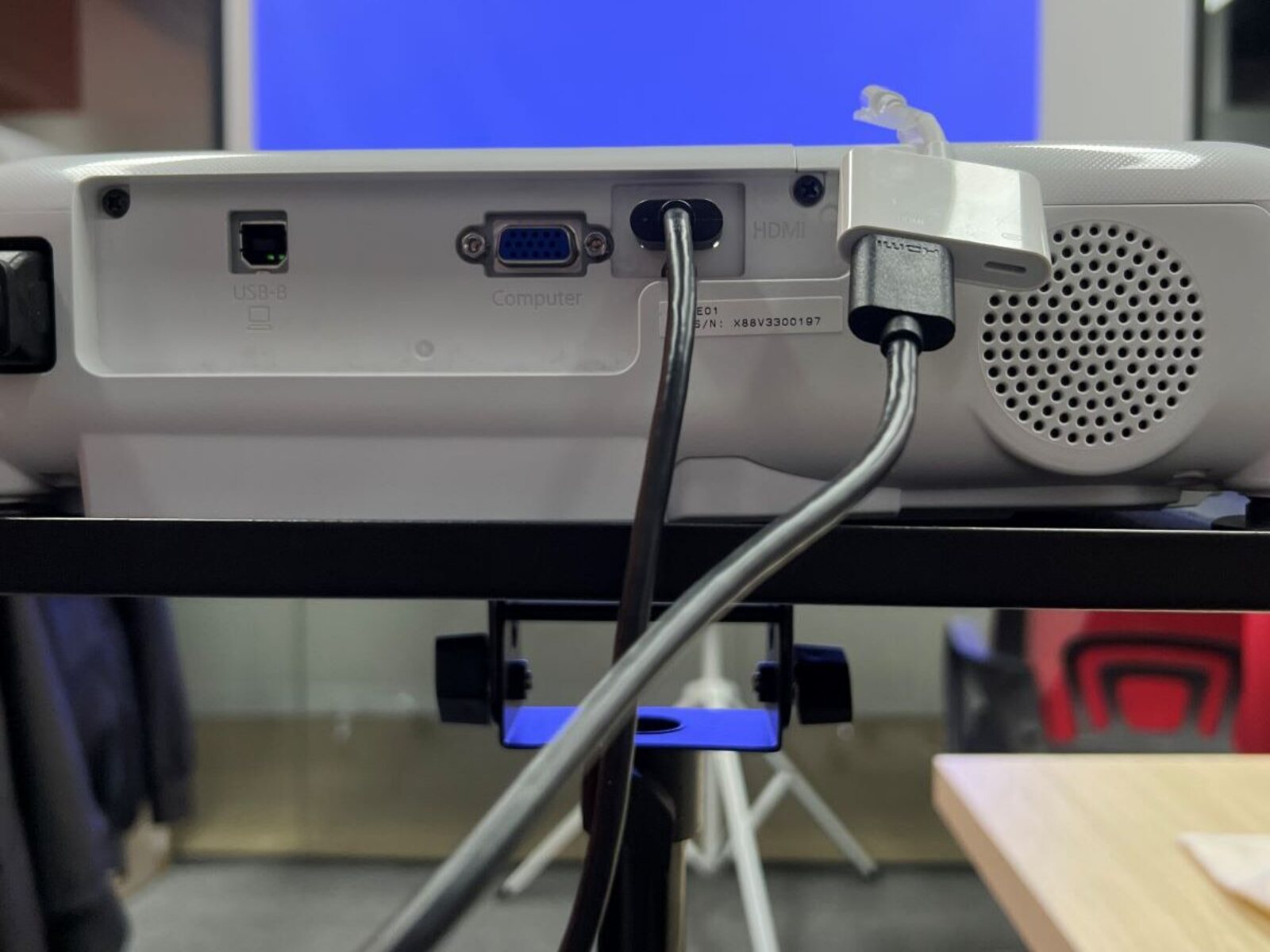 how-to-connect-your-phone-to-the-projector