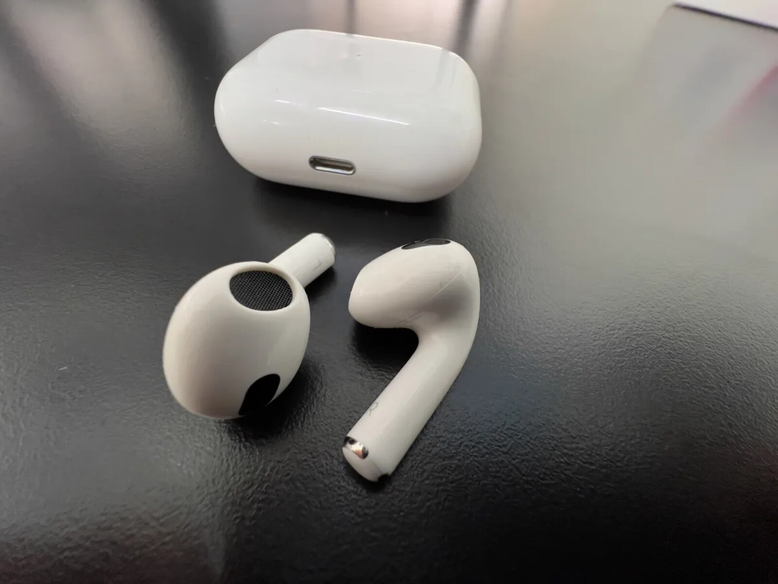 How To Get Noise Cancellation On Airpods Gen 3
