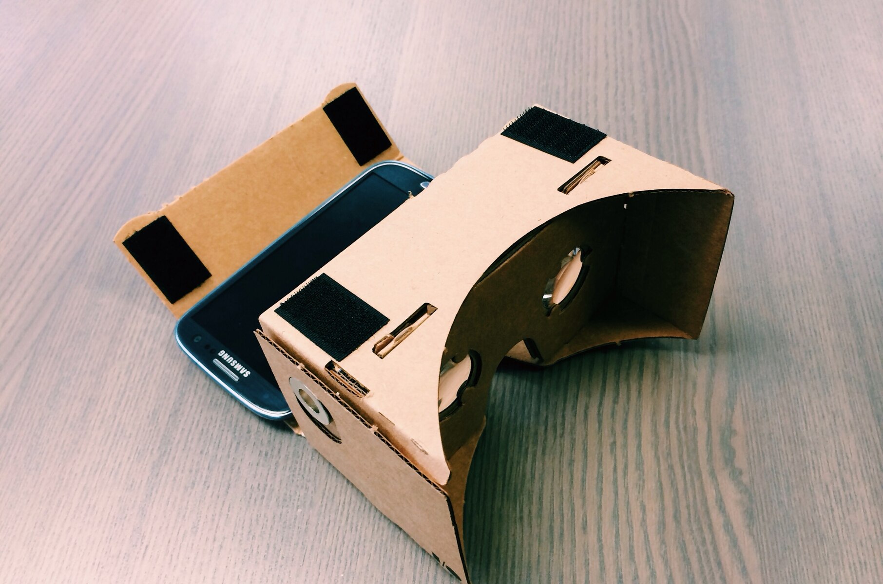 How To Make A VR Headset For Phone