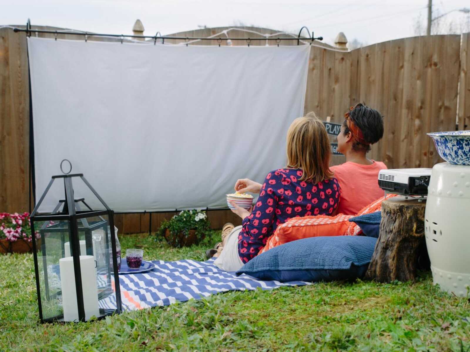 How To Make An Outdoor Projector Screen