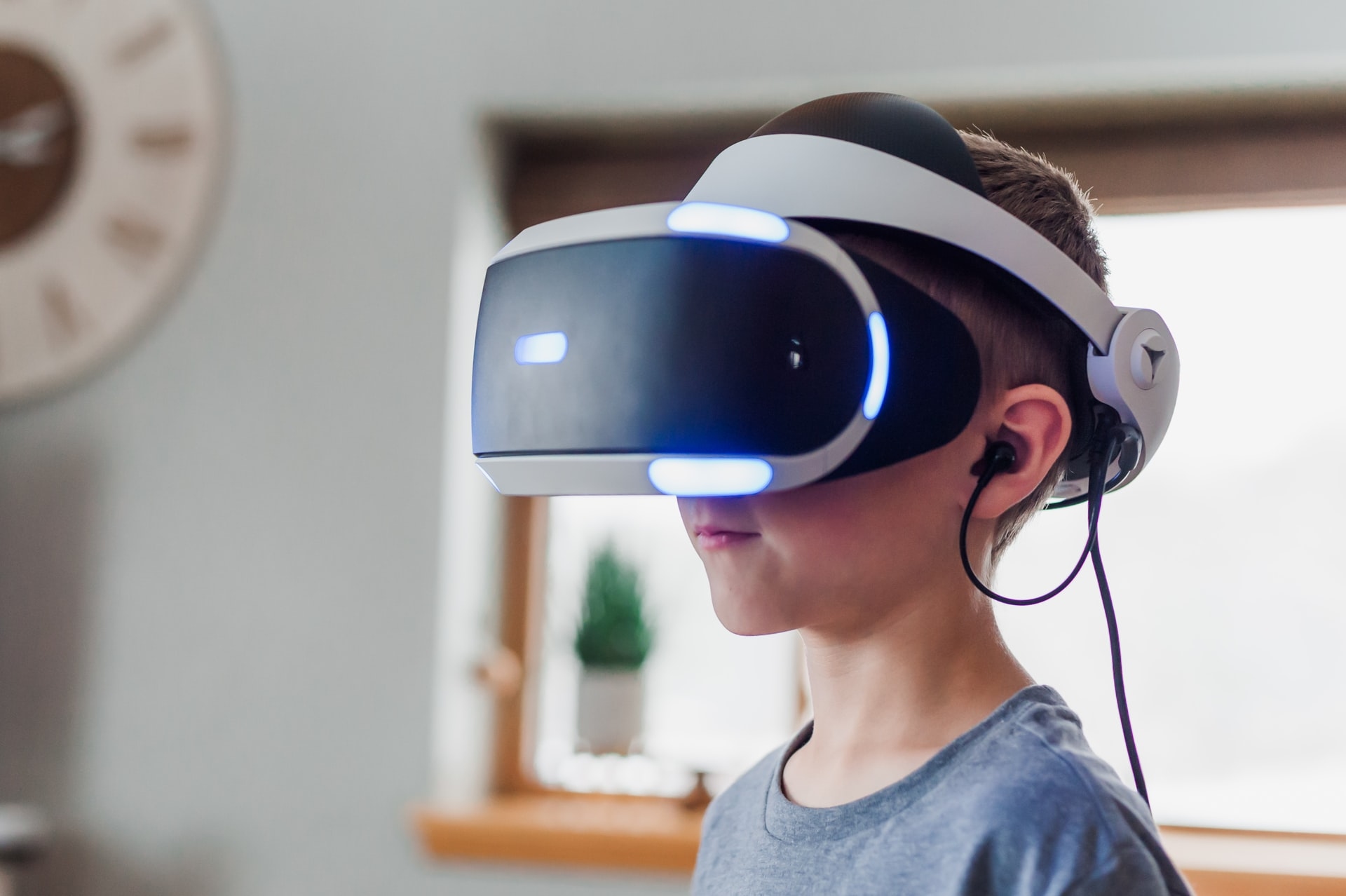 How To Play Games In VR Headset